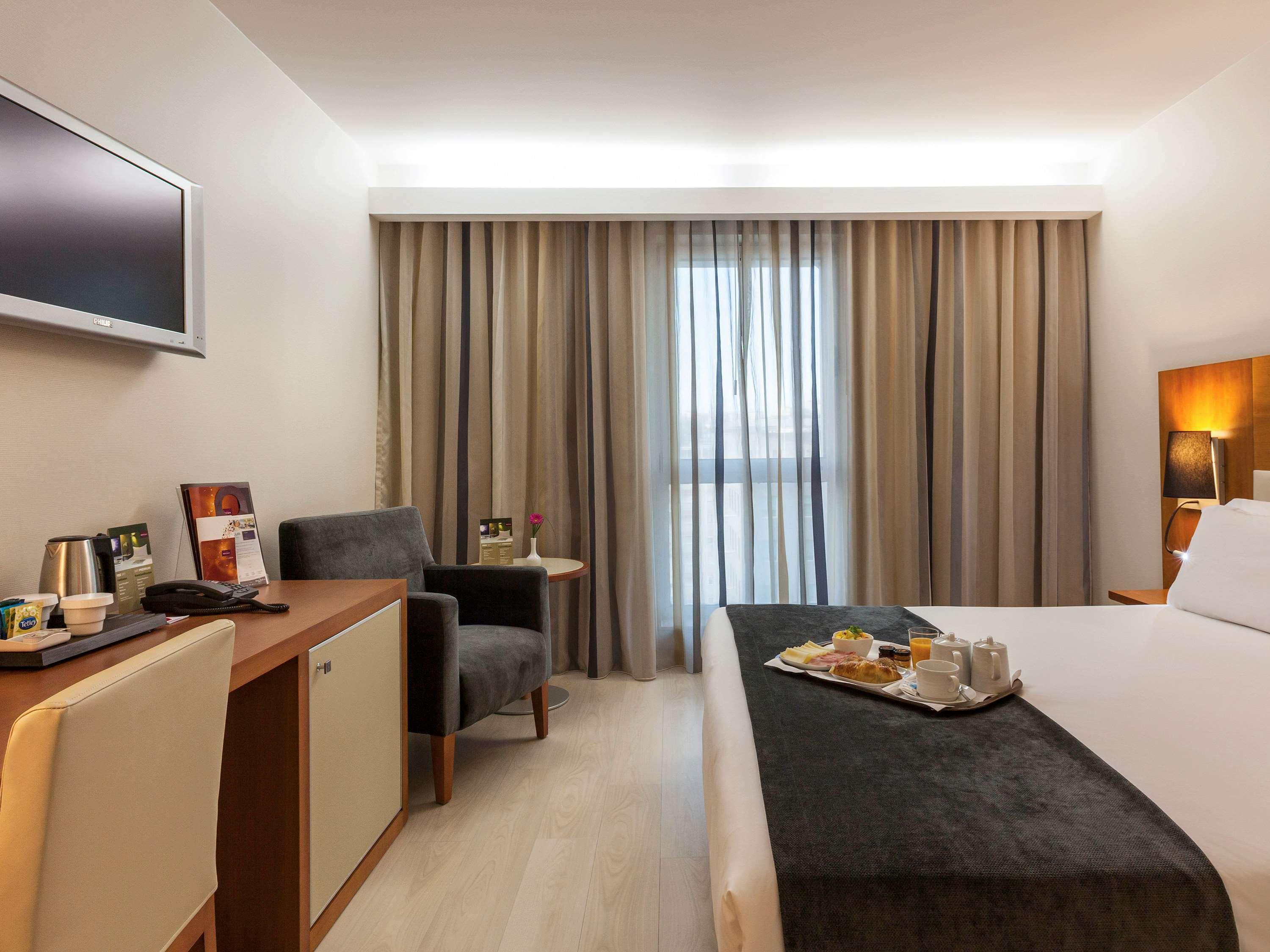 Single Queen Size Bed