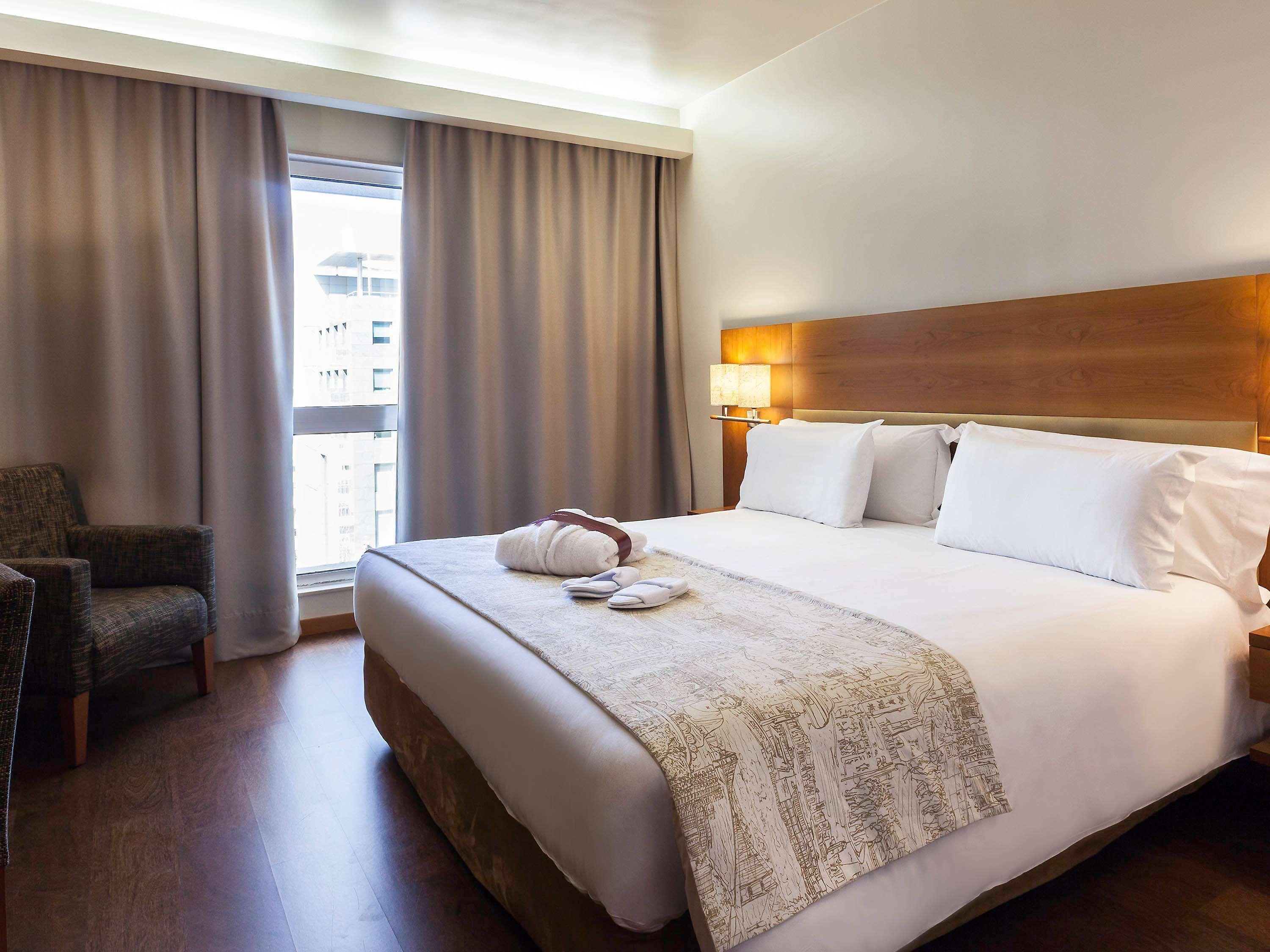 Single Queen Size Bed