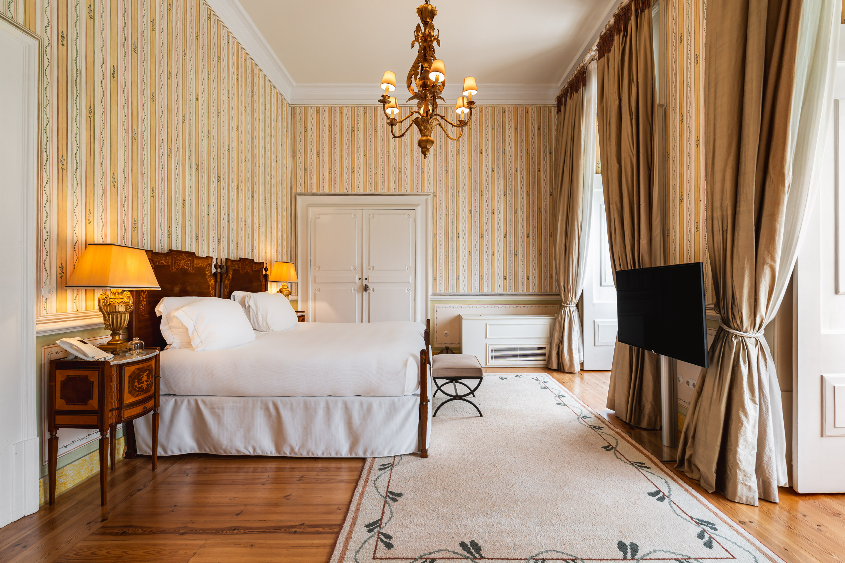 Suite King Bed One Bedroom 