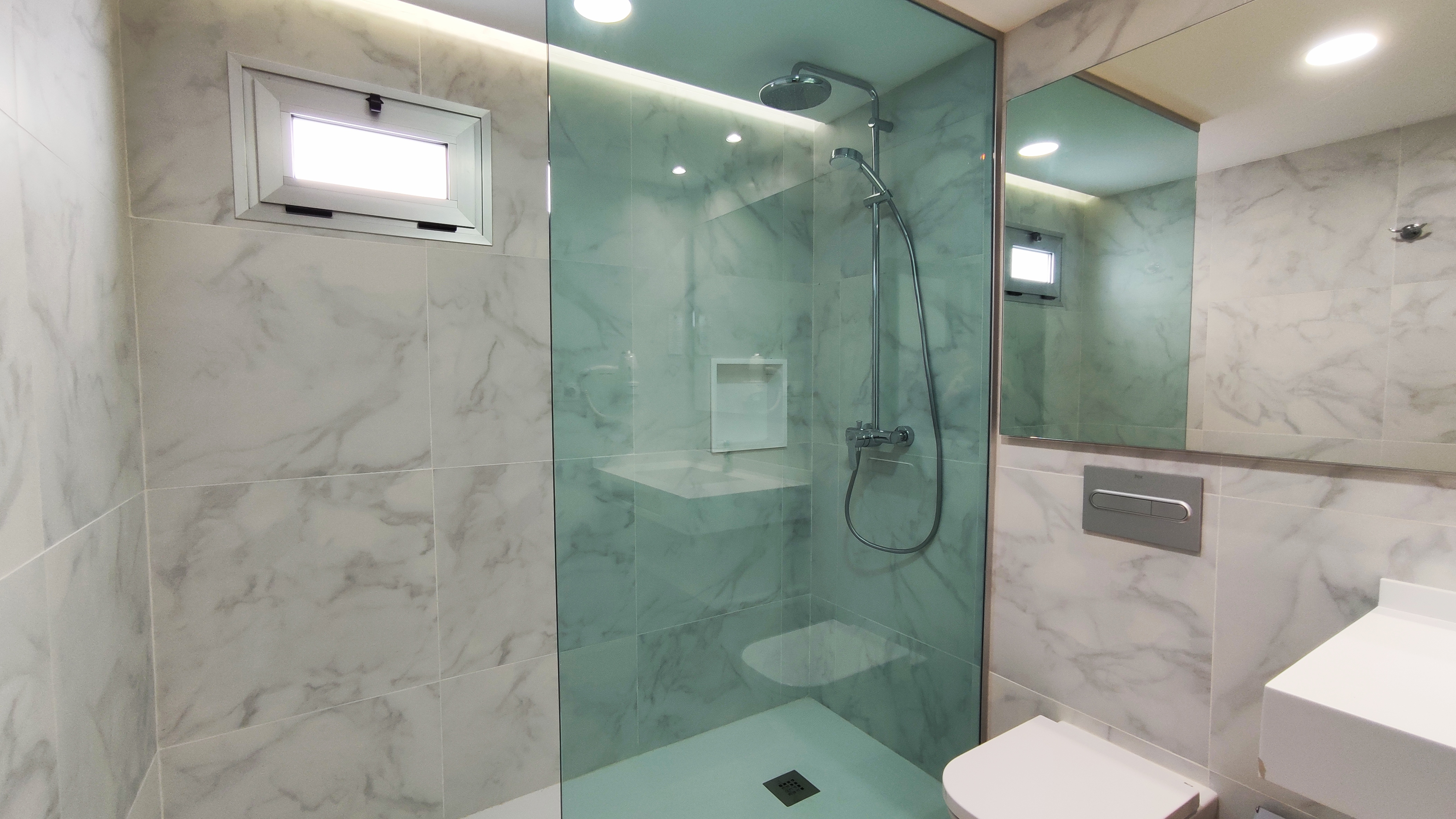 Apartment with Kitchenette