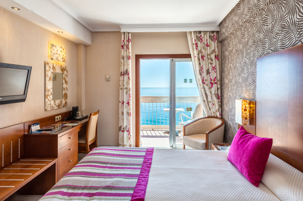 Double Single Ocean Front with Balcony