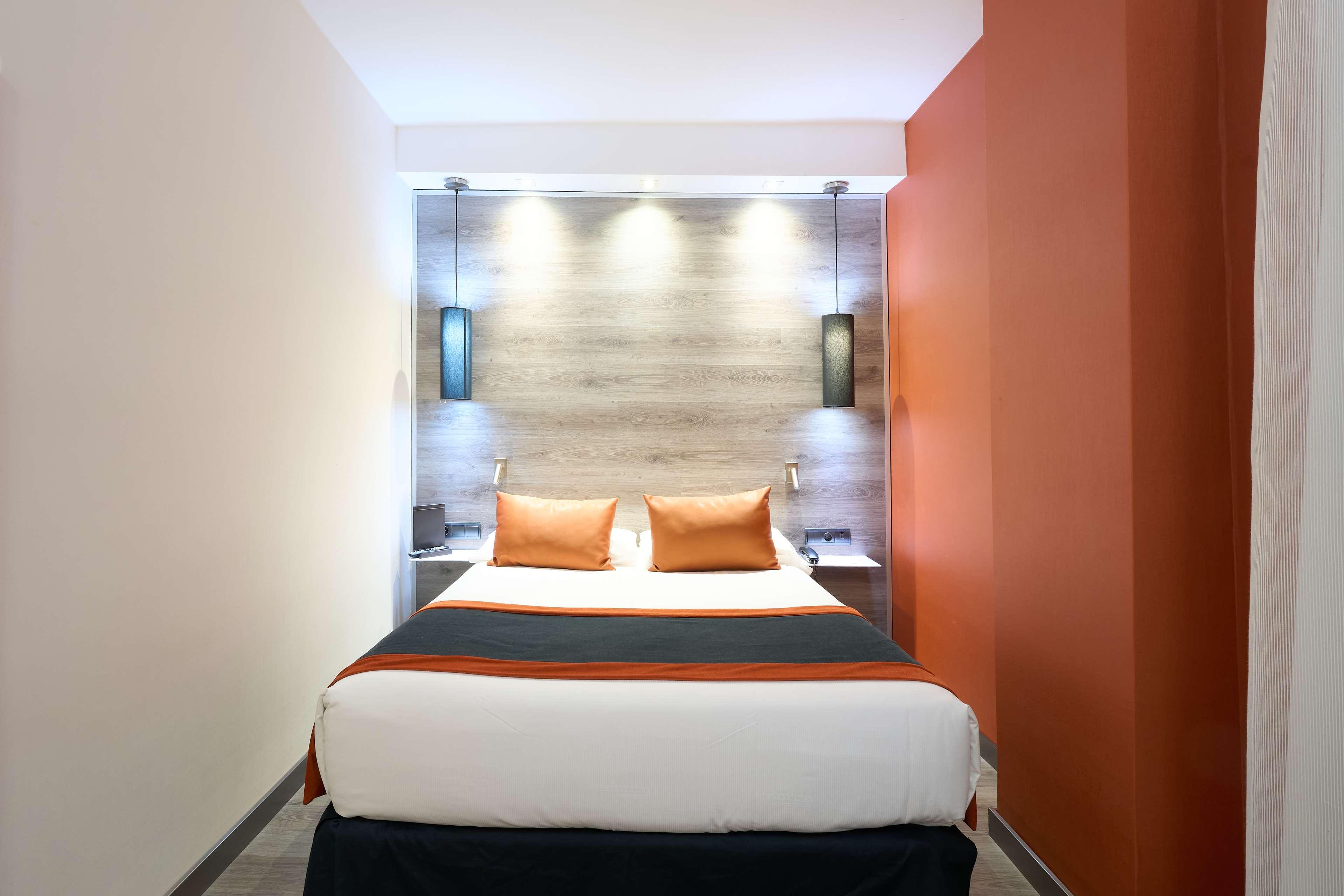 Double or Twin Standard