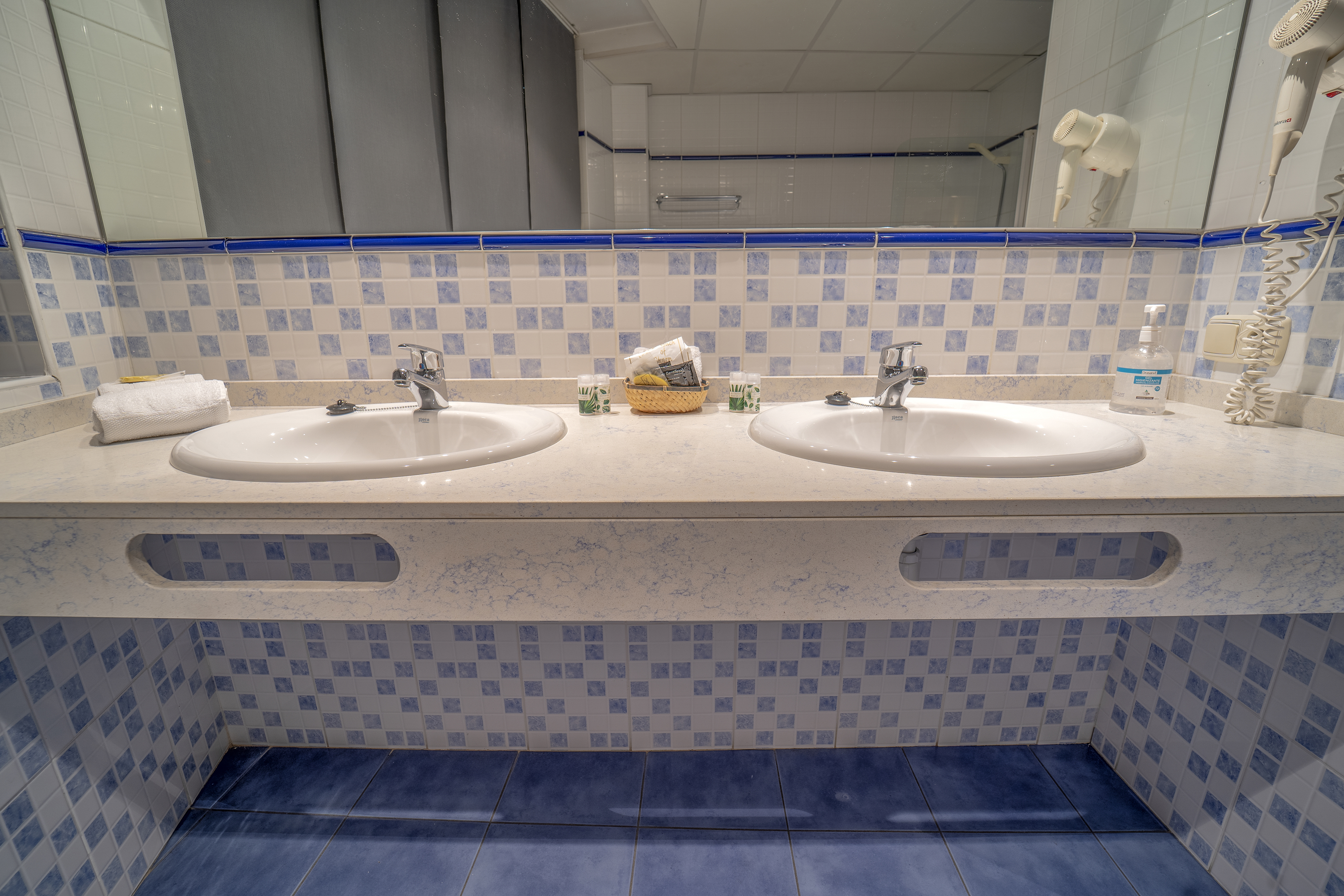 Apartment Capacity 5 Two Bedrooms