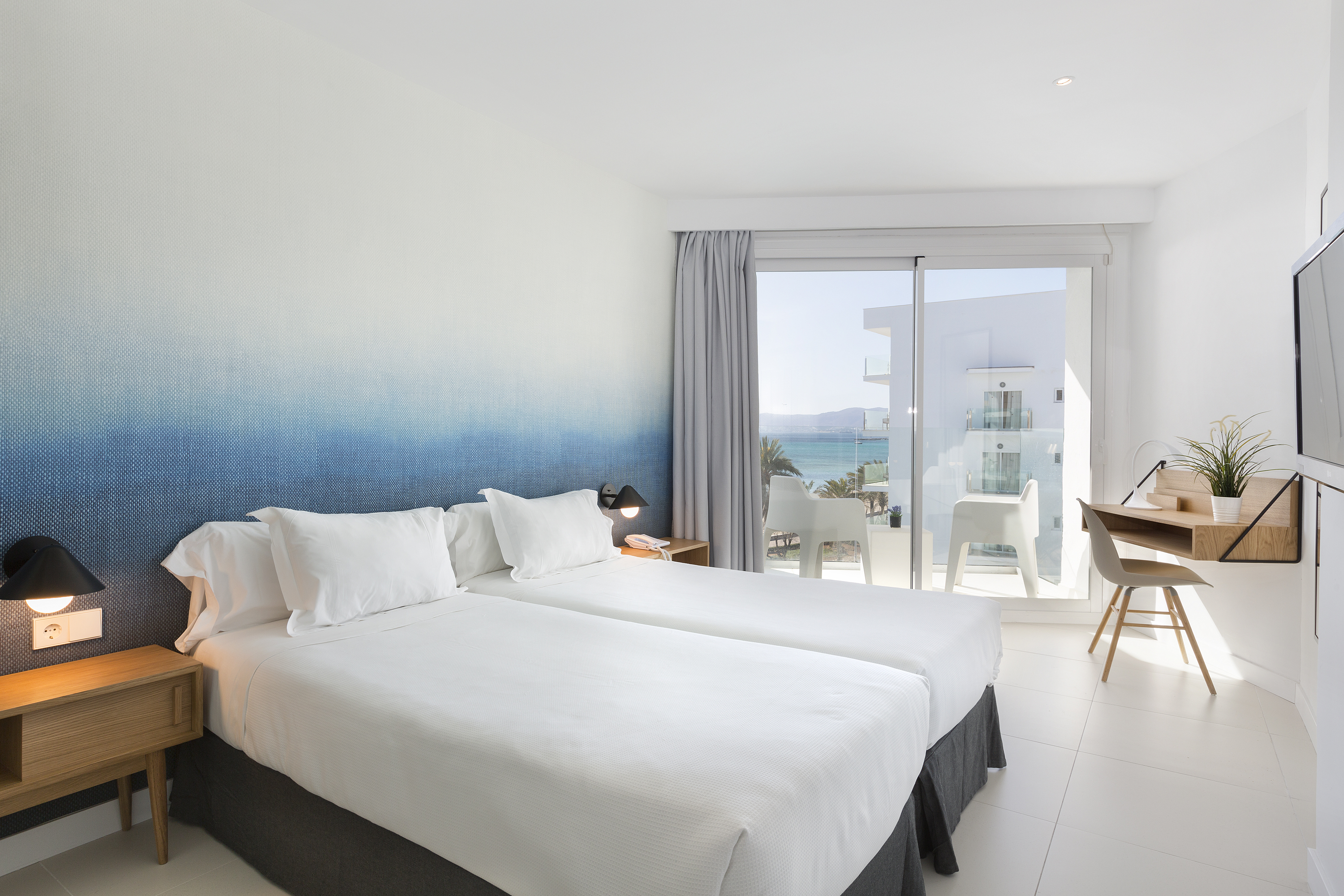 Double or Twin Side Sea View