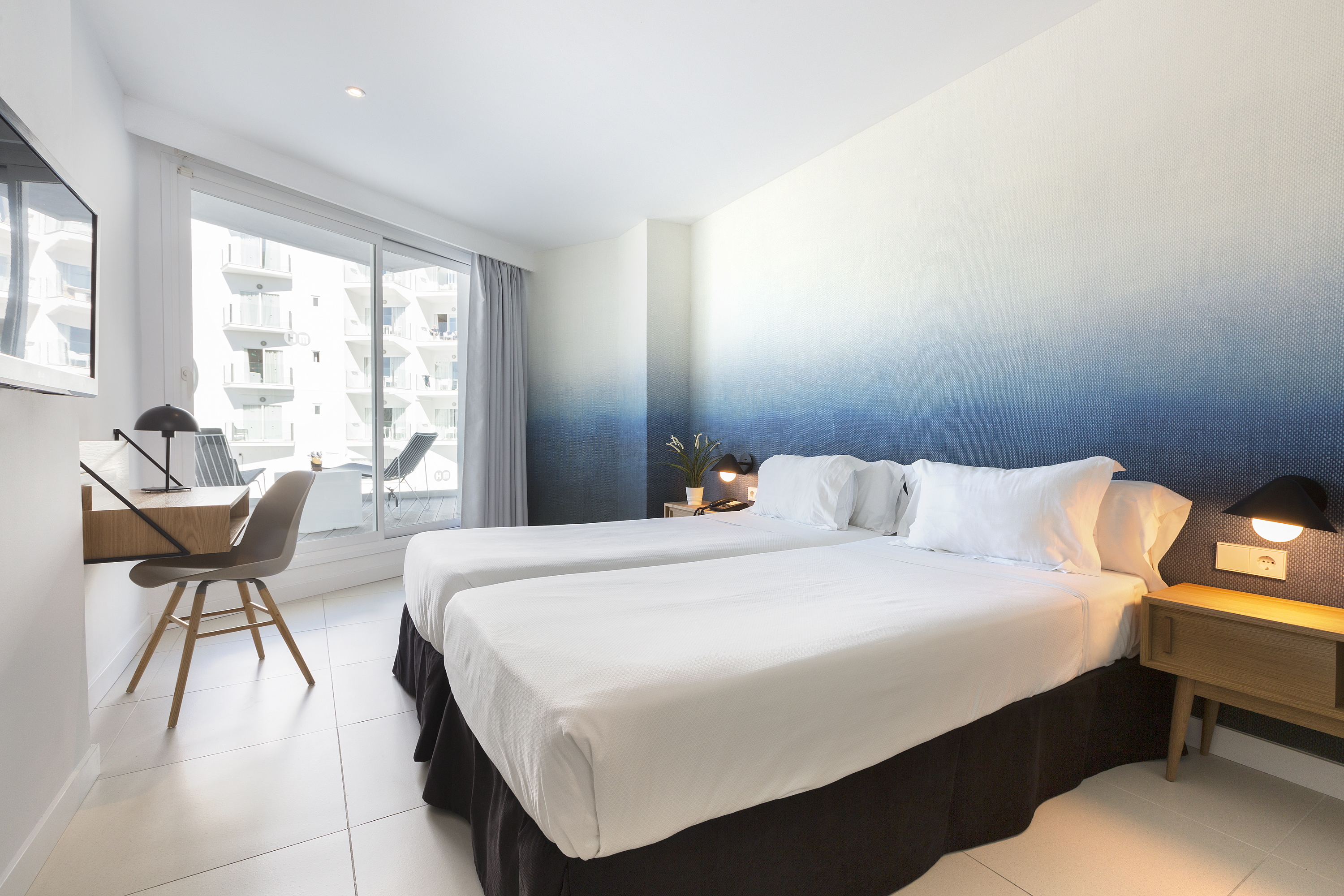 Double or Twin Side Sea View