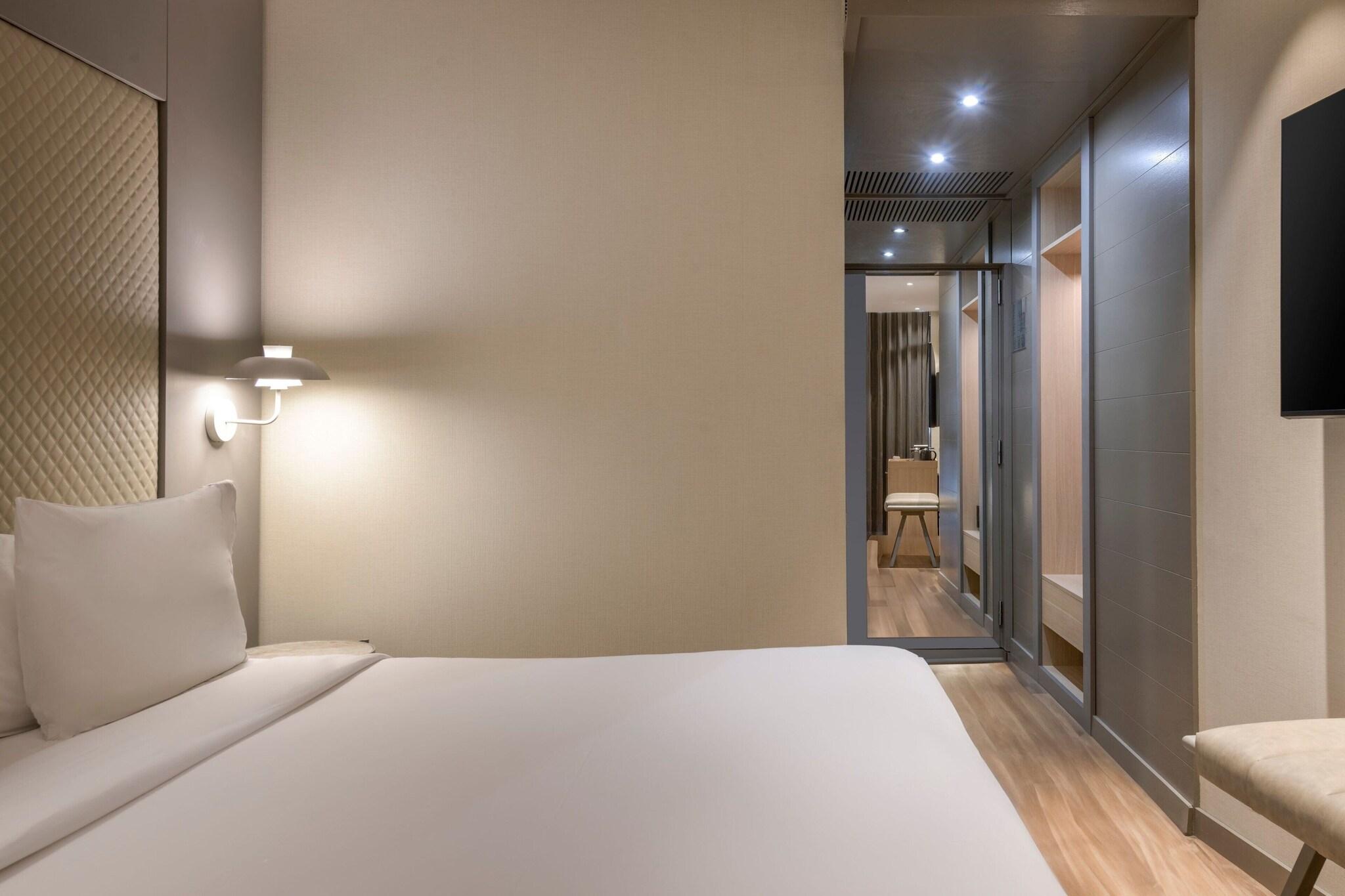 Double King Size Bed