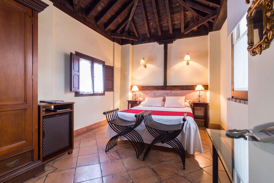 Double or Twin Standard