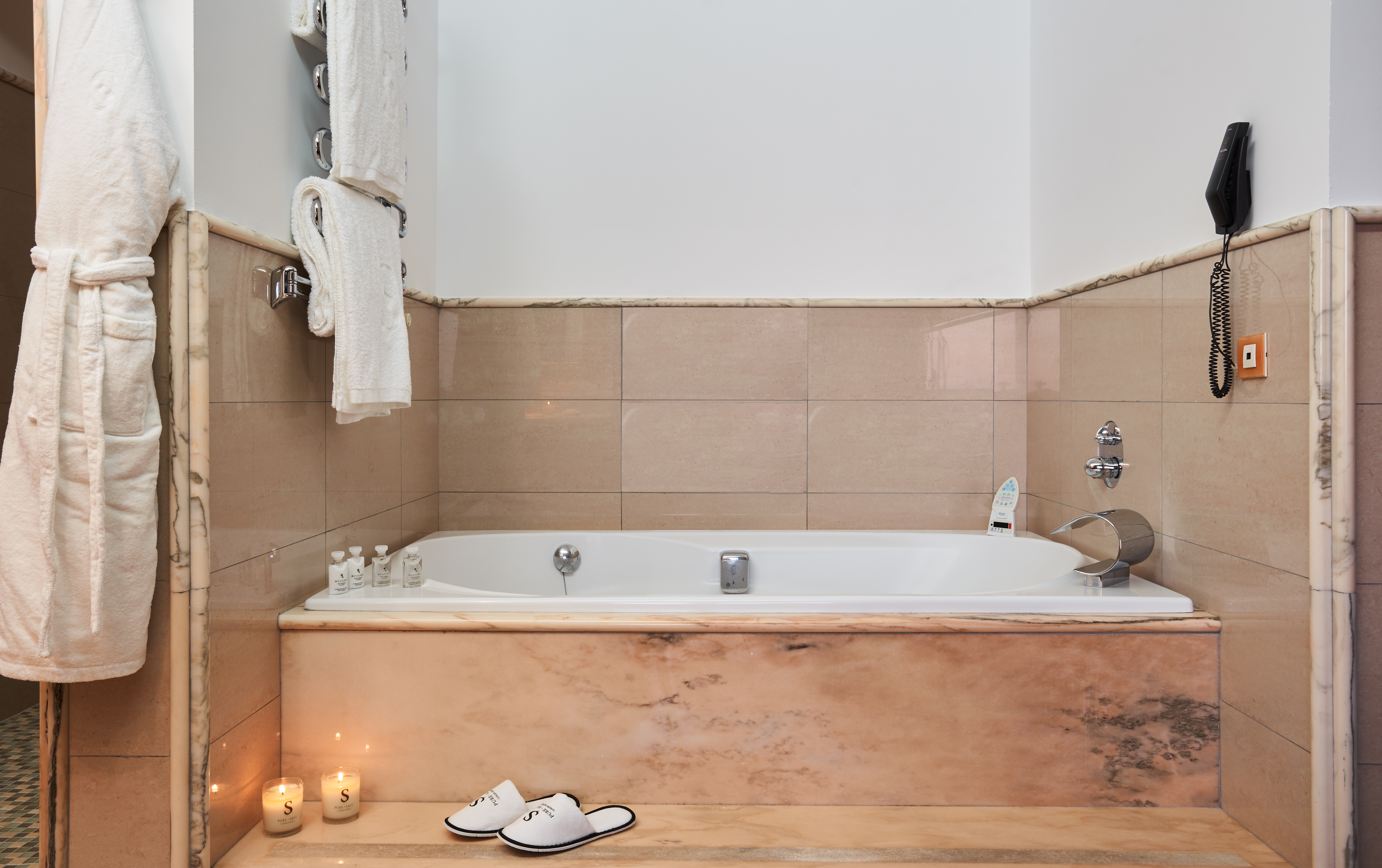 Junior Suite with Jacuzzi