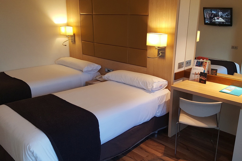 Double Connecting Room