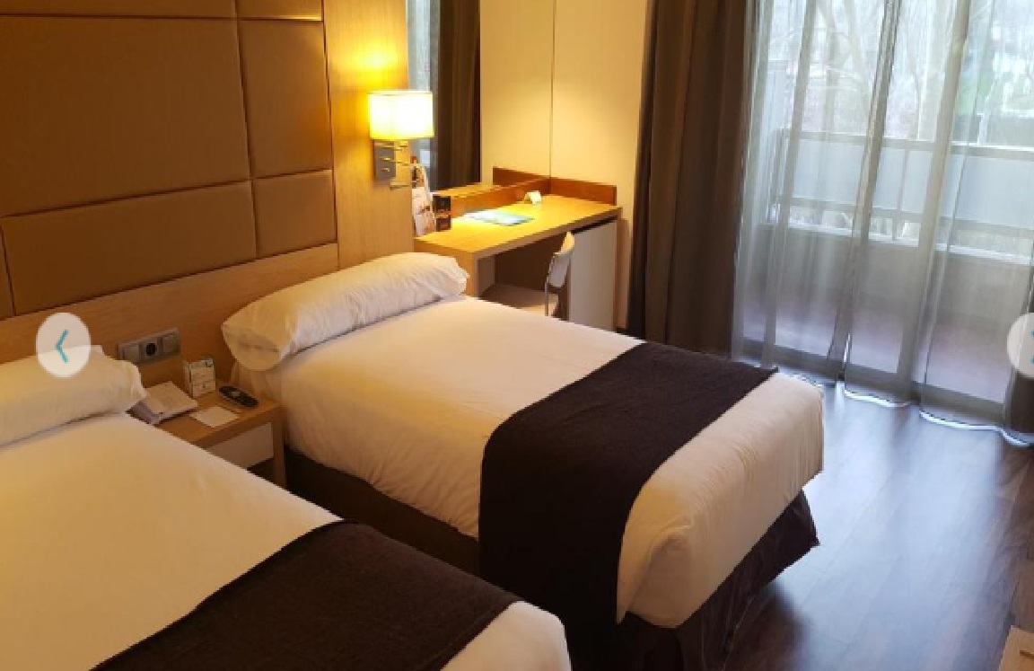 Double Connecting Room