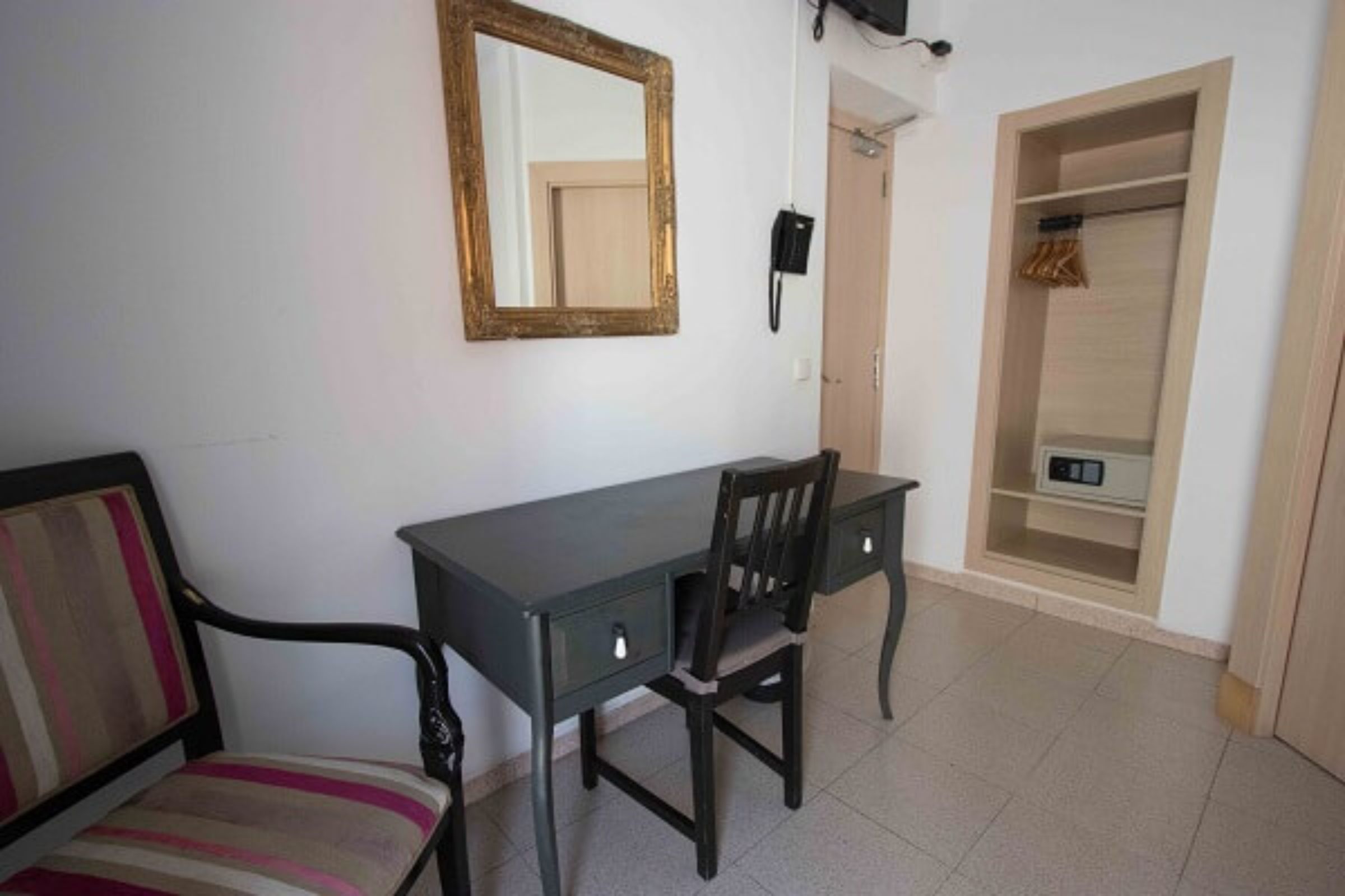 Double or Twin Annex