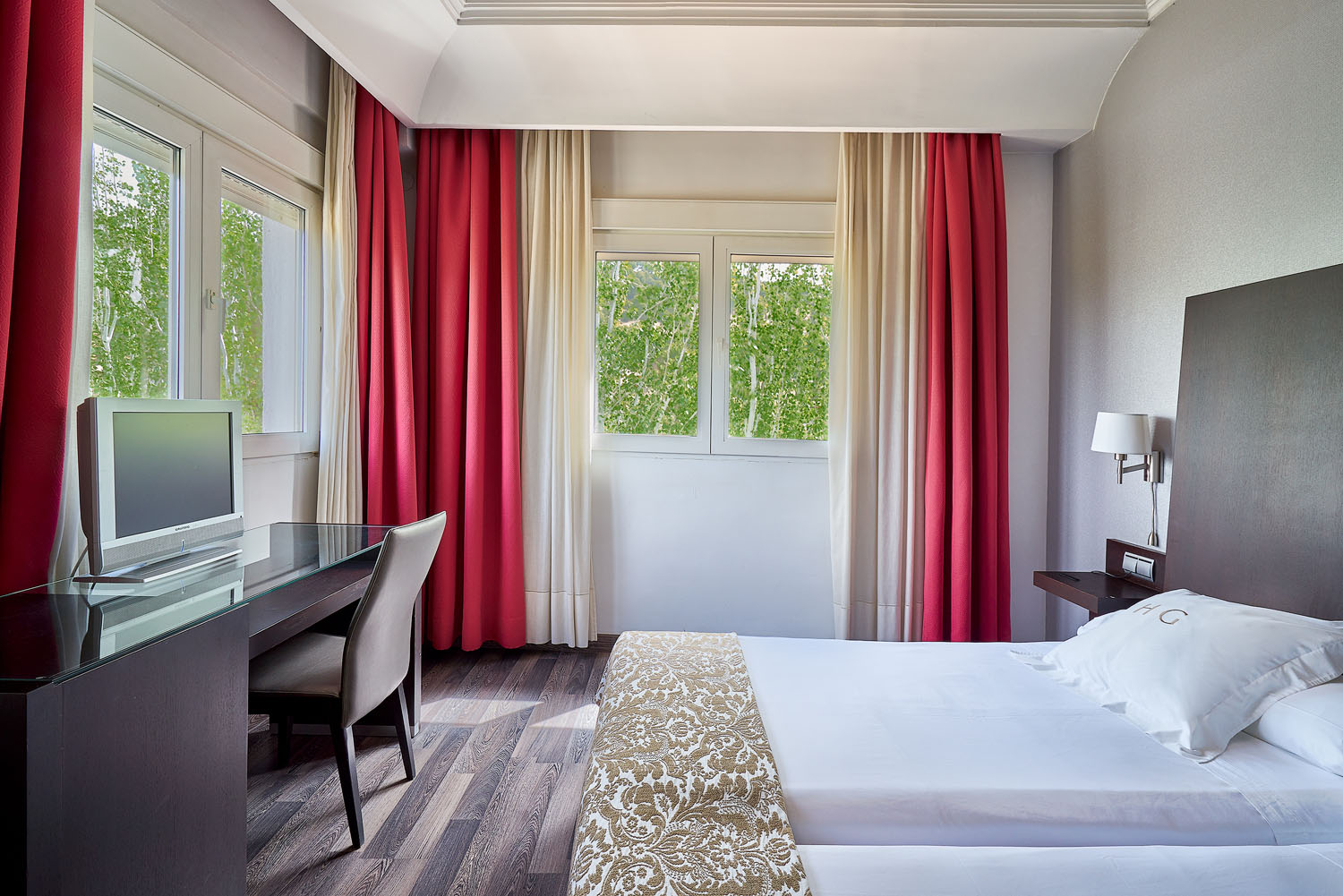 Double or Twin Standard