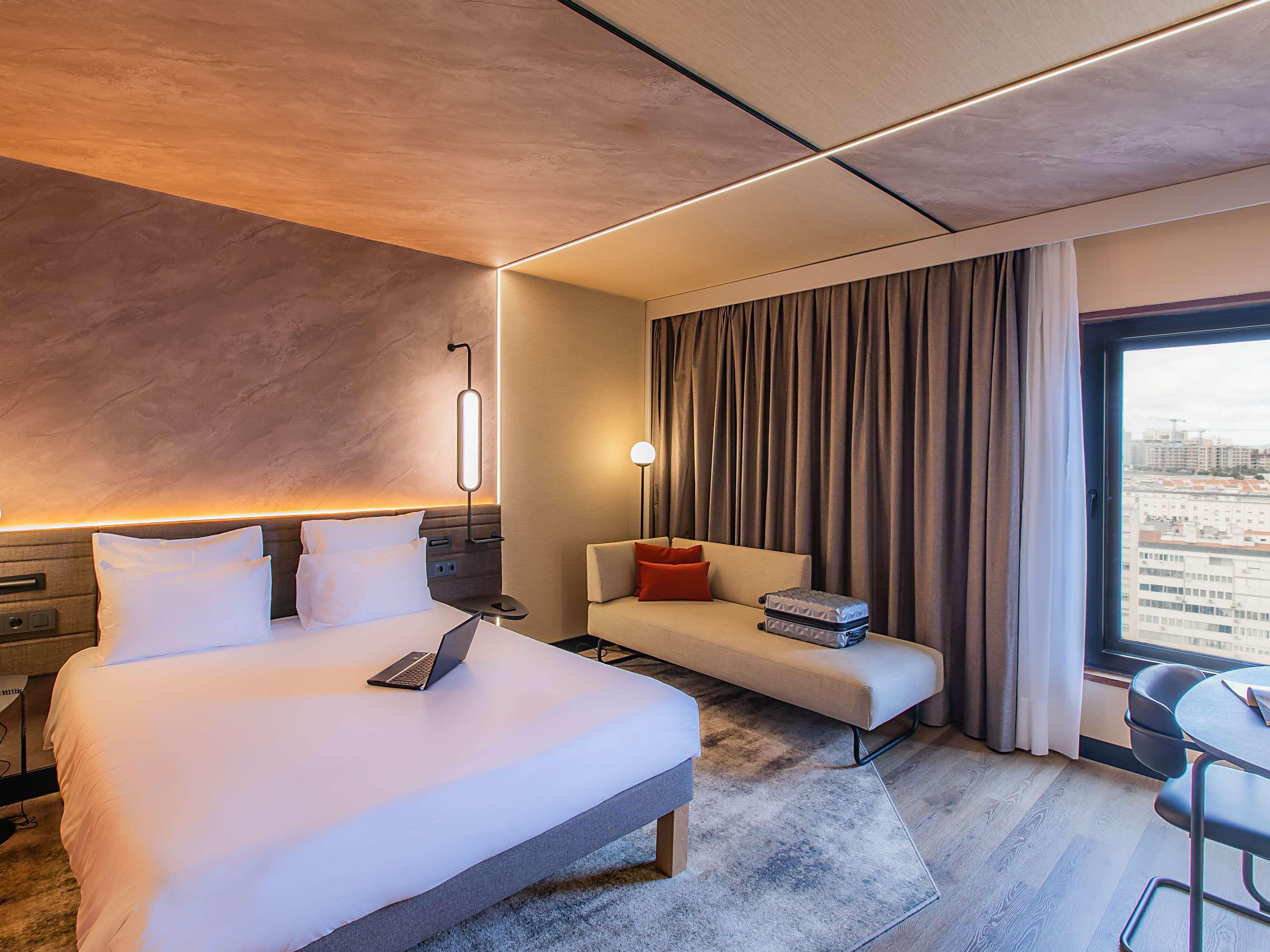 Double Queen Size Bed