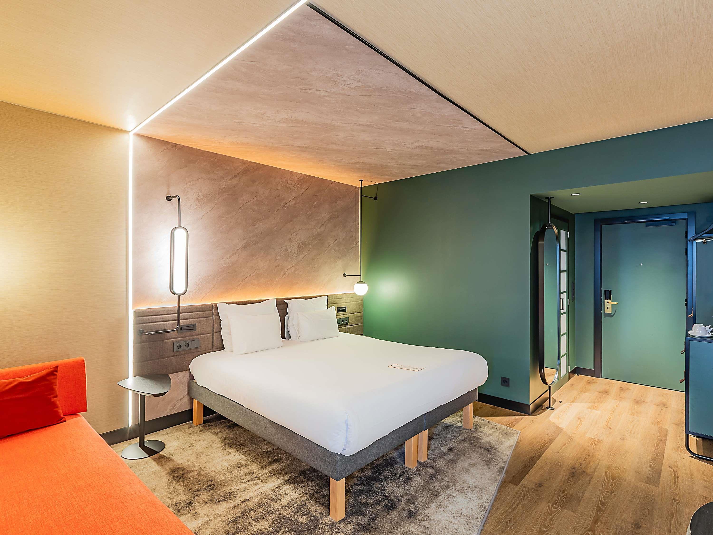 Double Queen Size Bed