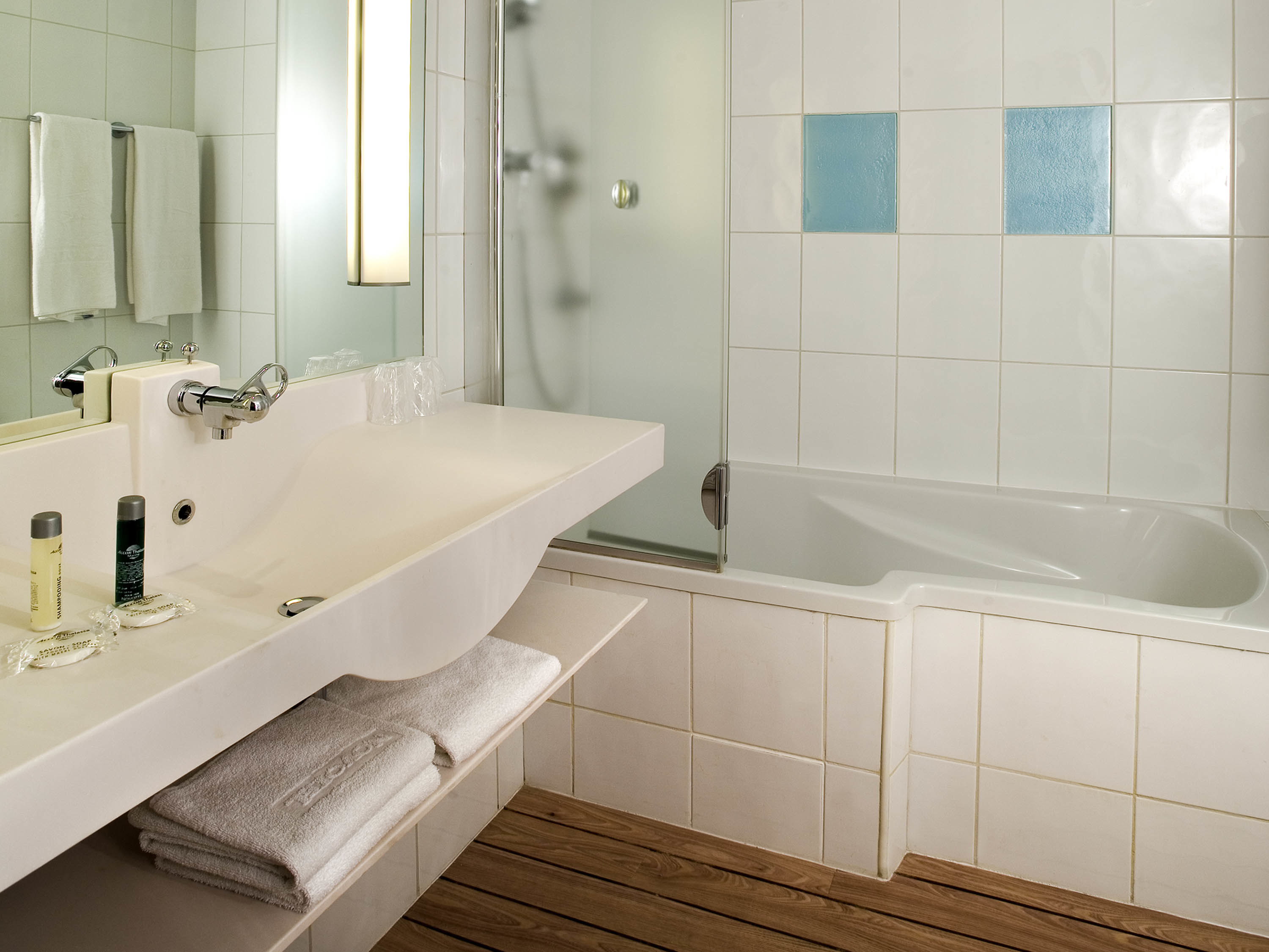 Double Queen Size Bed