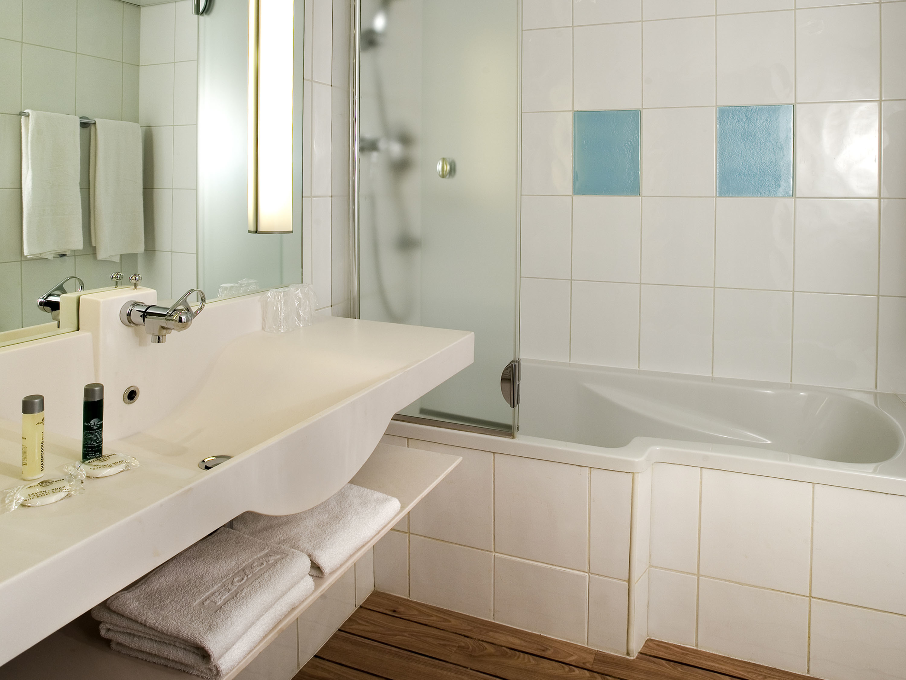 Double Queen Size Bed