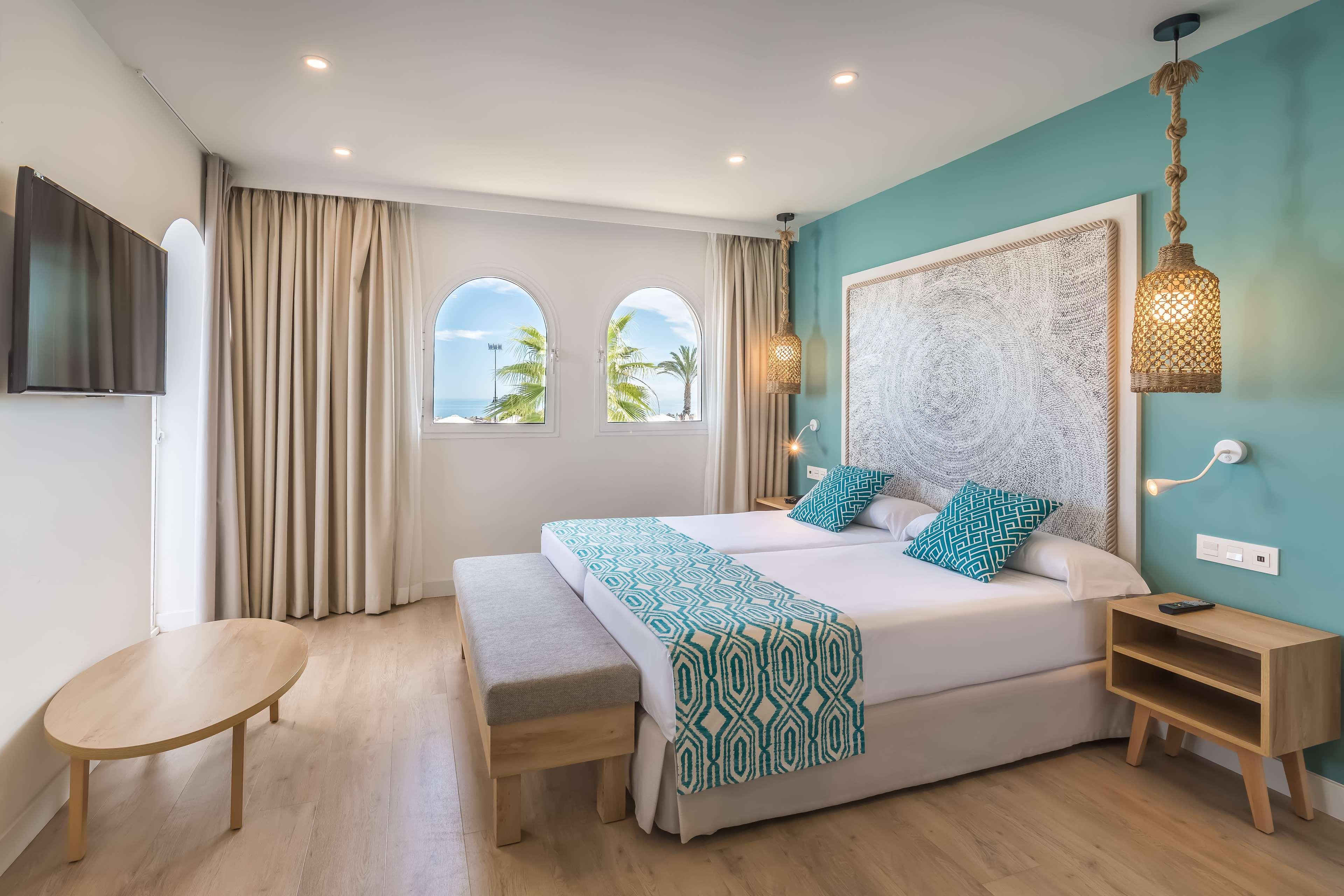 Double or Twin Deluxe Sea View