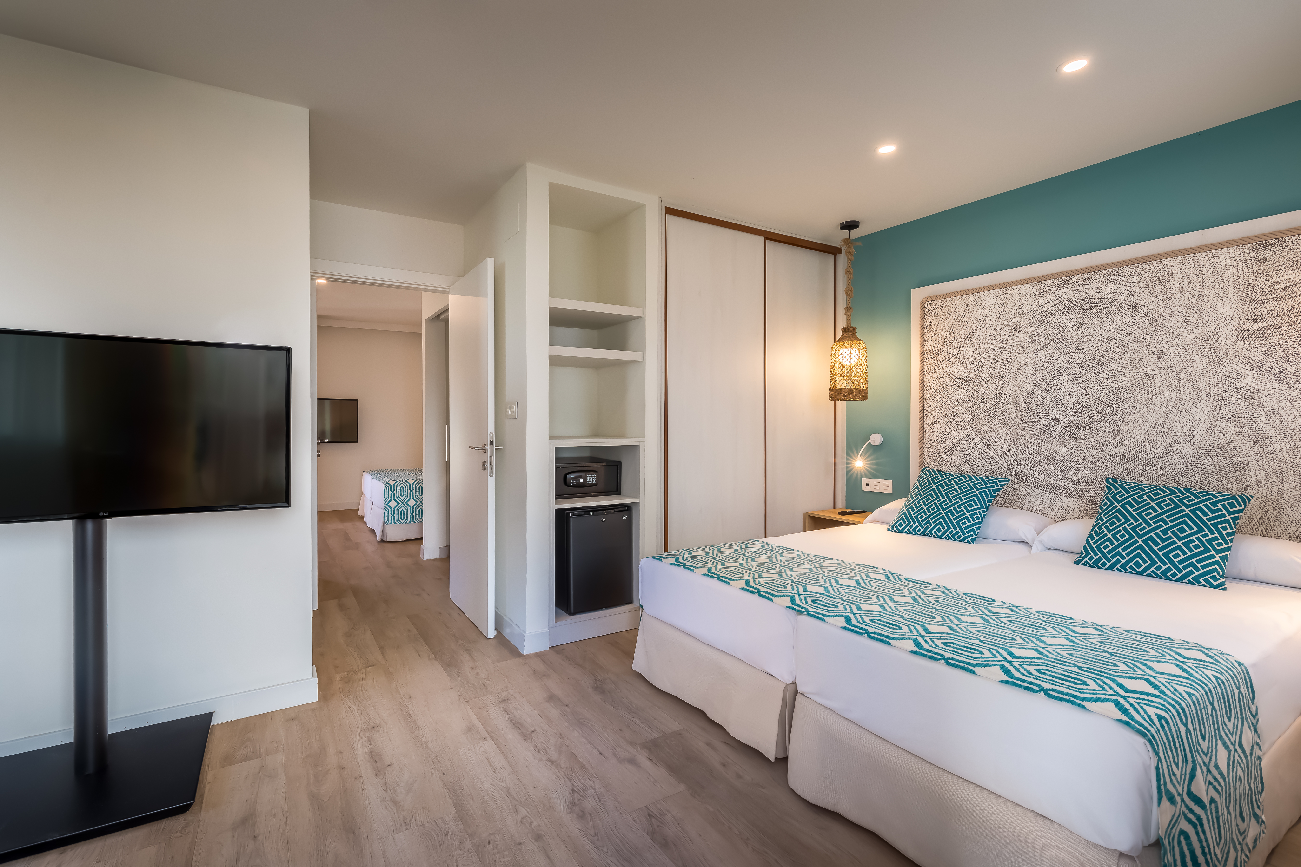 Family Room Connecting Room