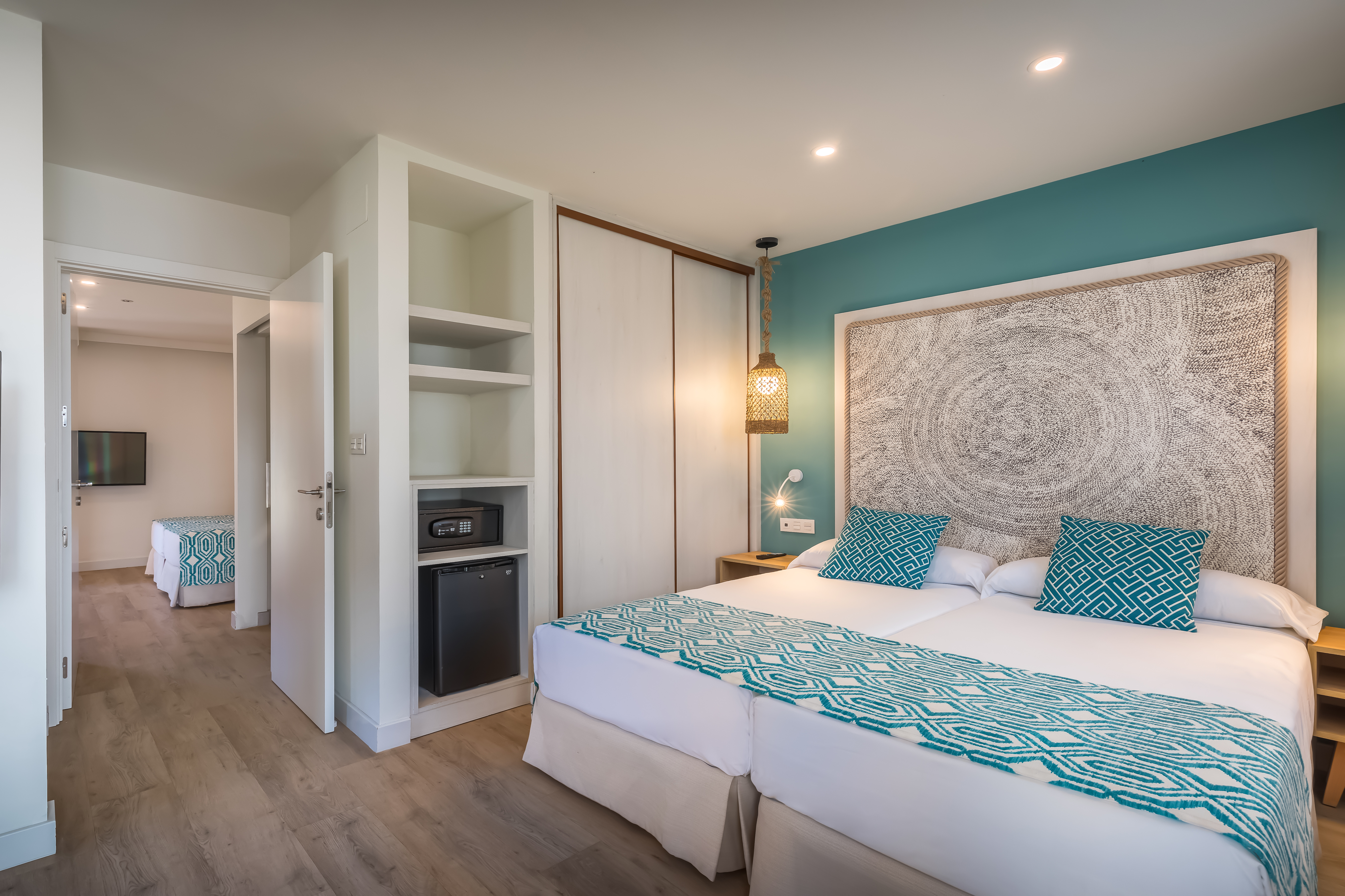 Family Room Connecting Room