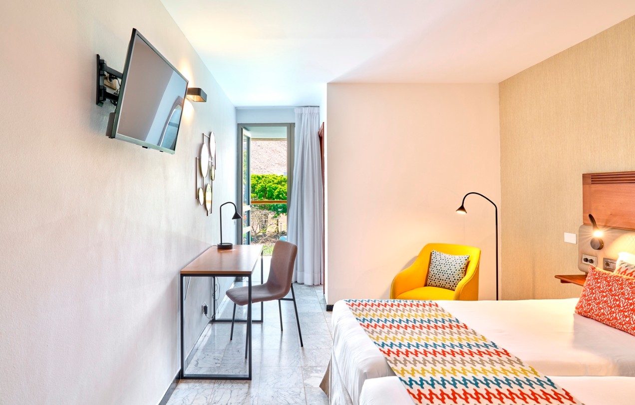 Double or Twin Superior