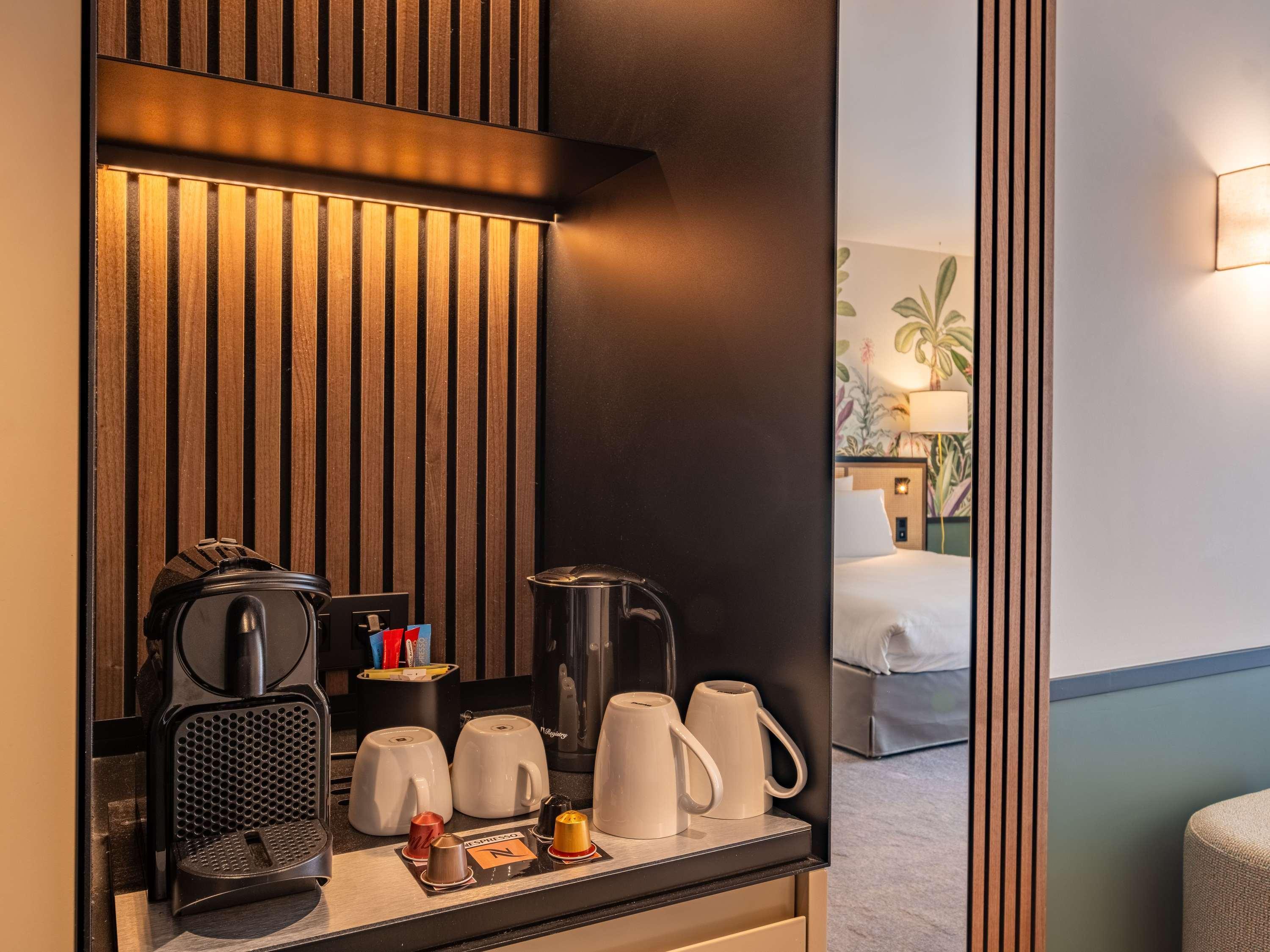 Double Deluxe Queen Bed