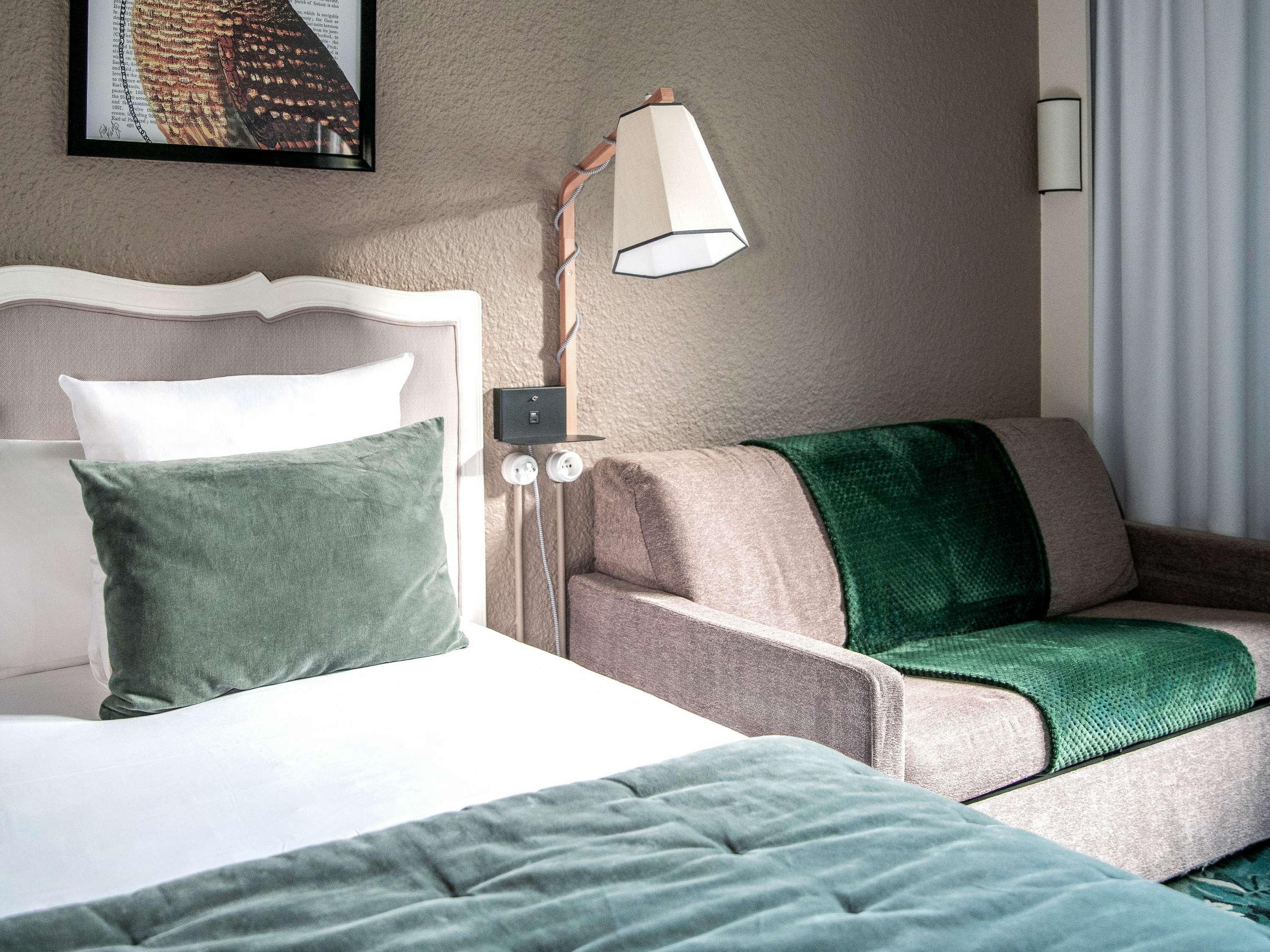 Double Classic Double Bed