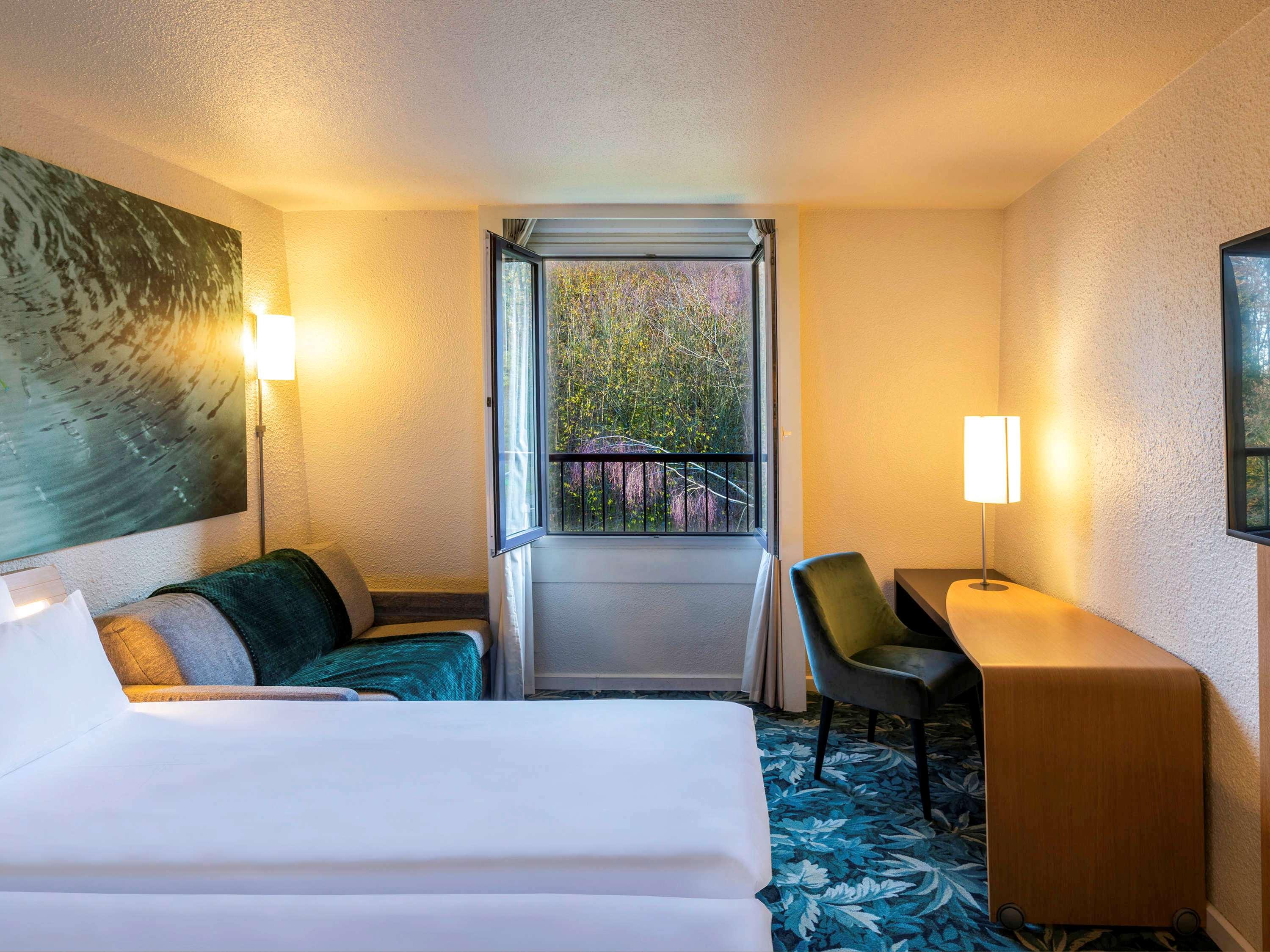 Double Classic Double Bed