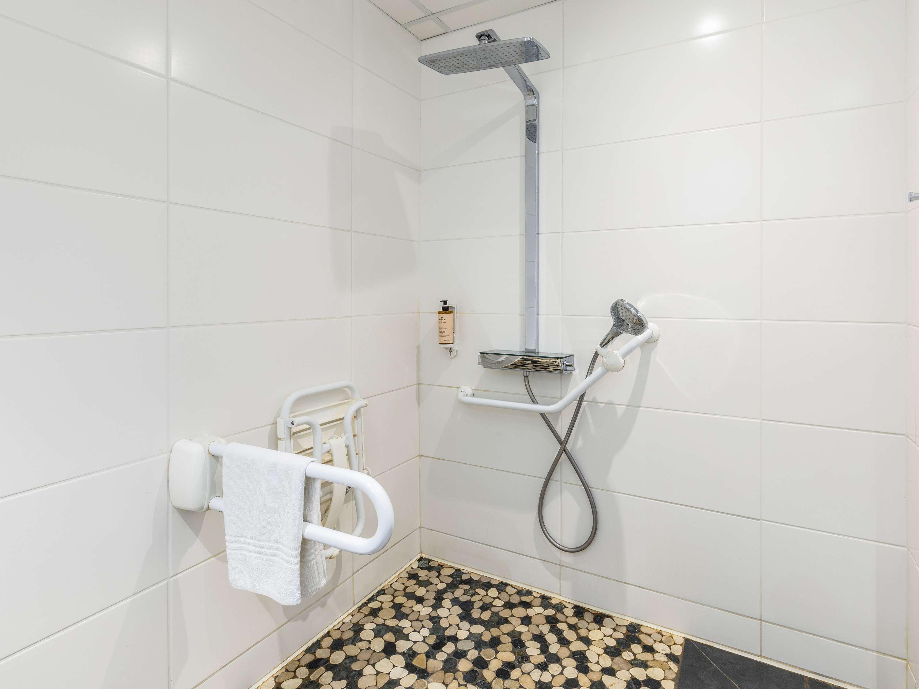 Double Accessible Superior