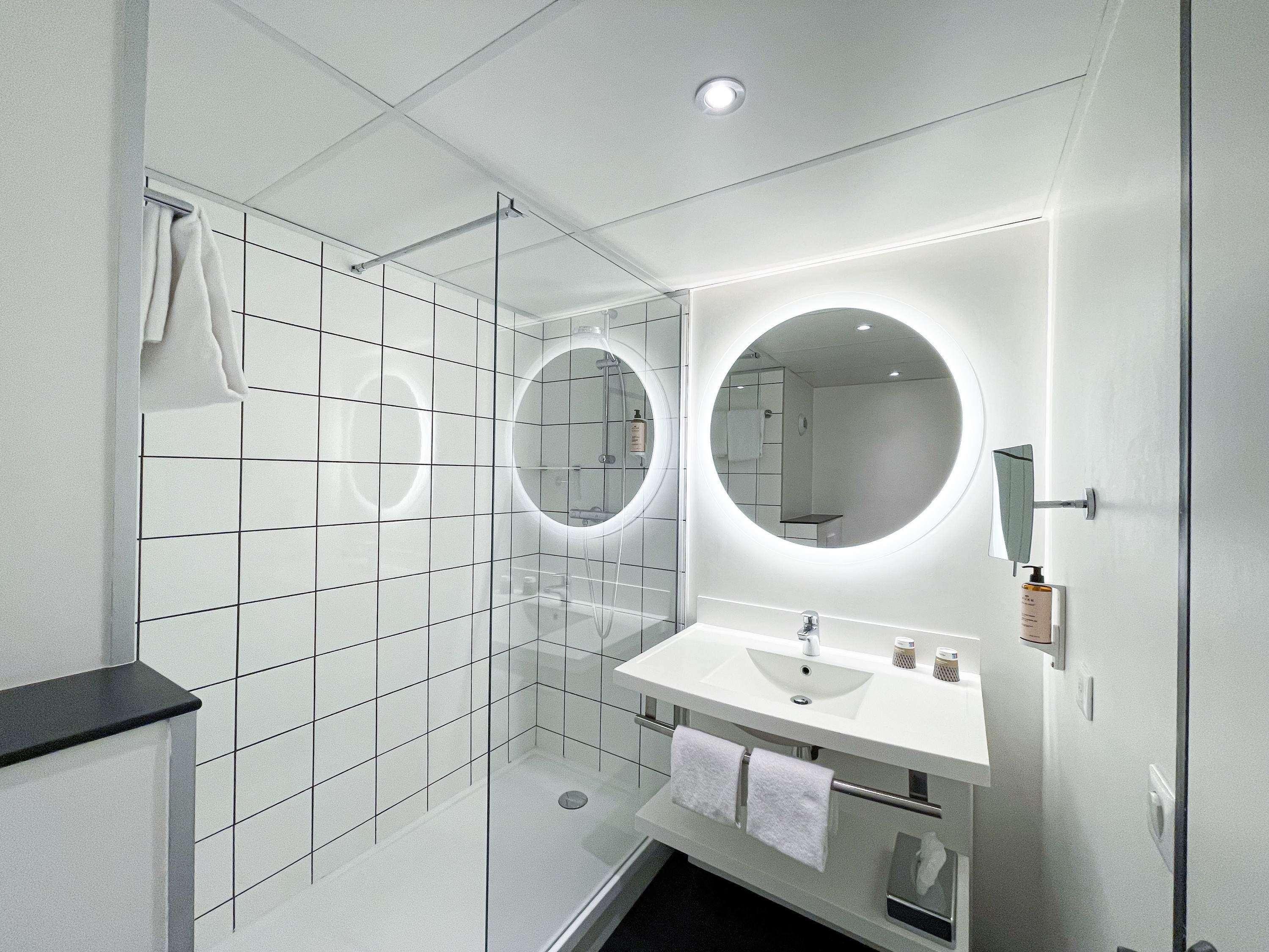 Double Classic Double Bed