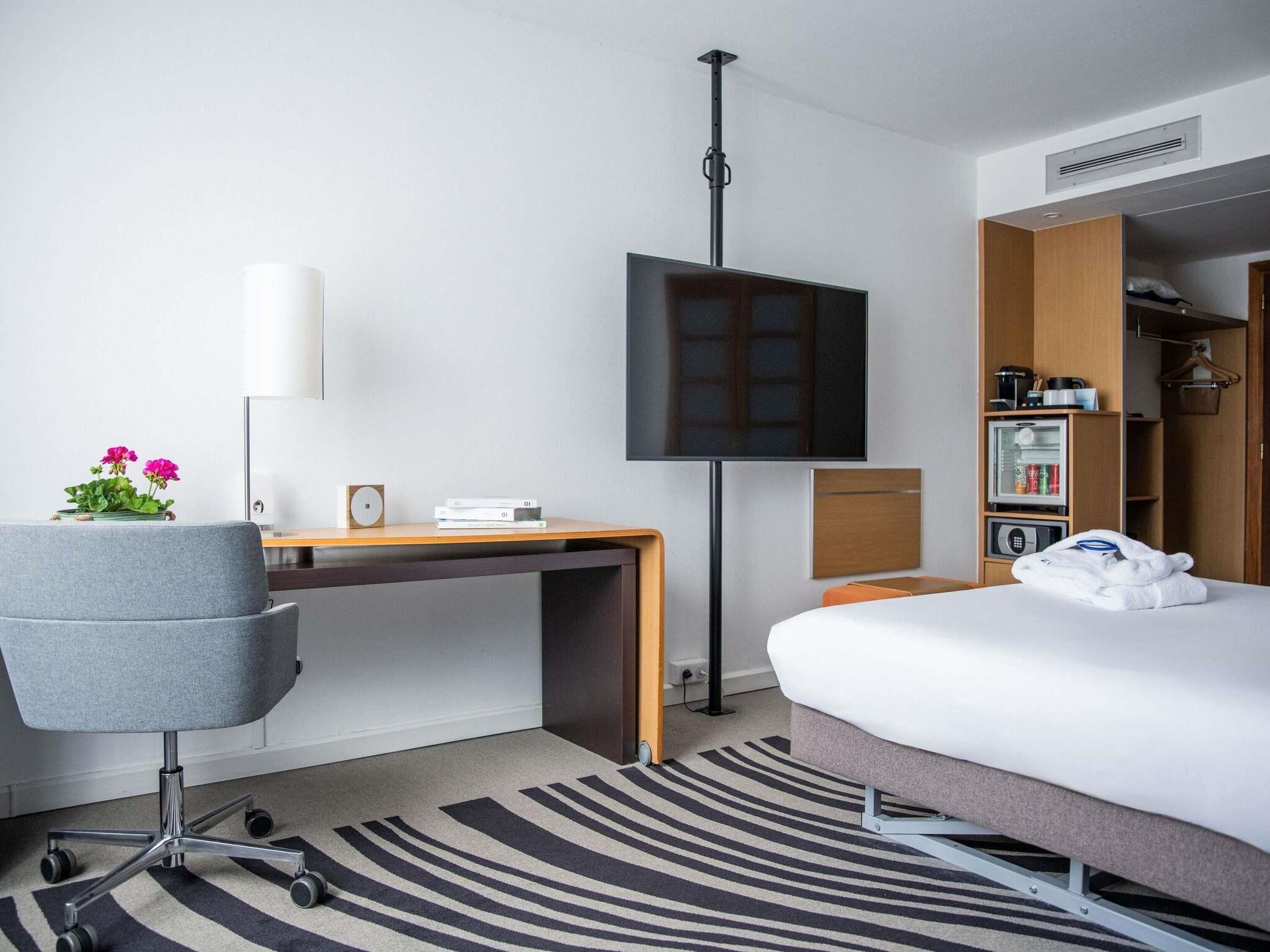 Suite Queen Size Bed