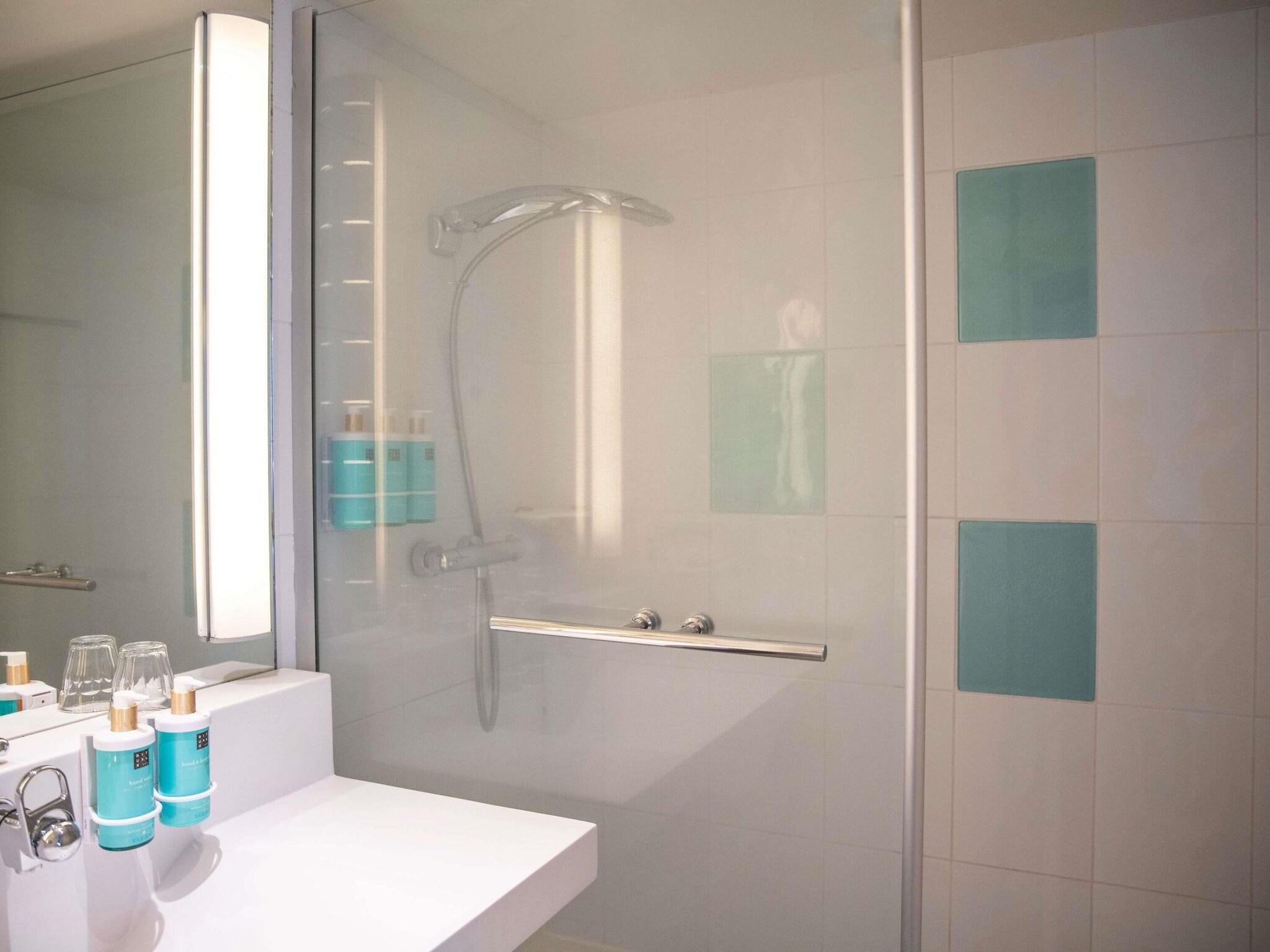 Suite Queen Size Bed