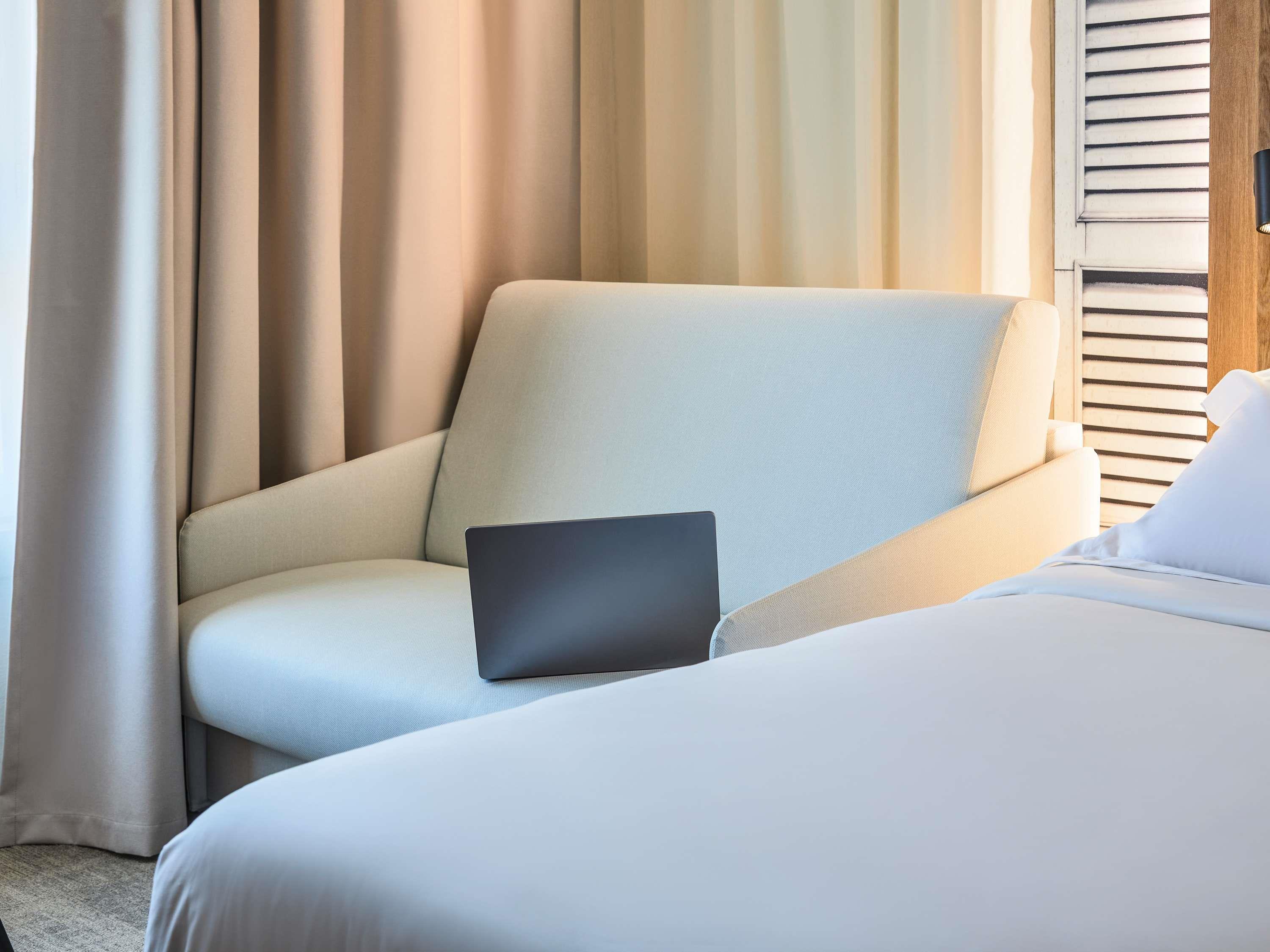 Double Classic Double Bed