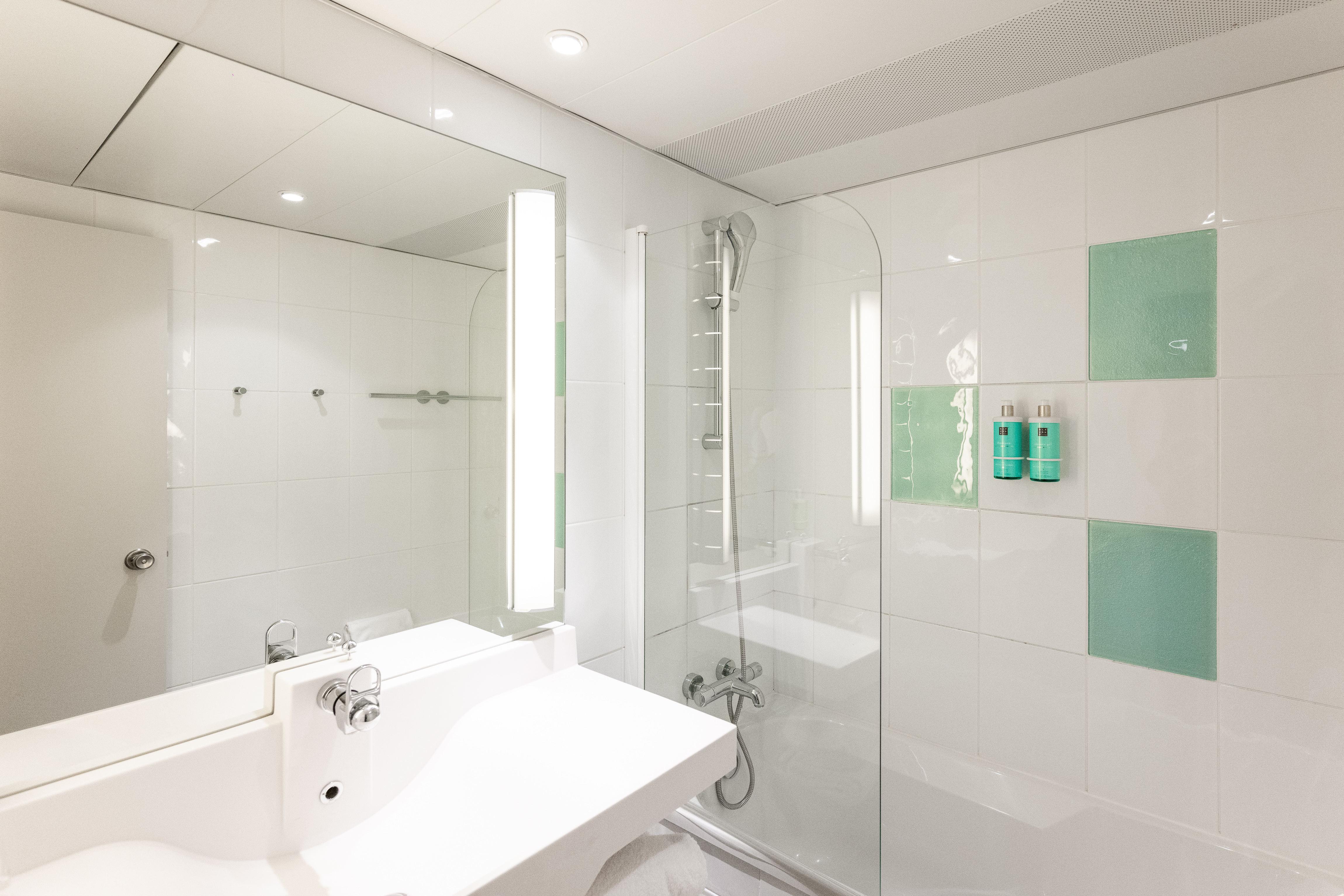 Double Superior Queen Bed