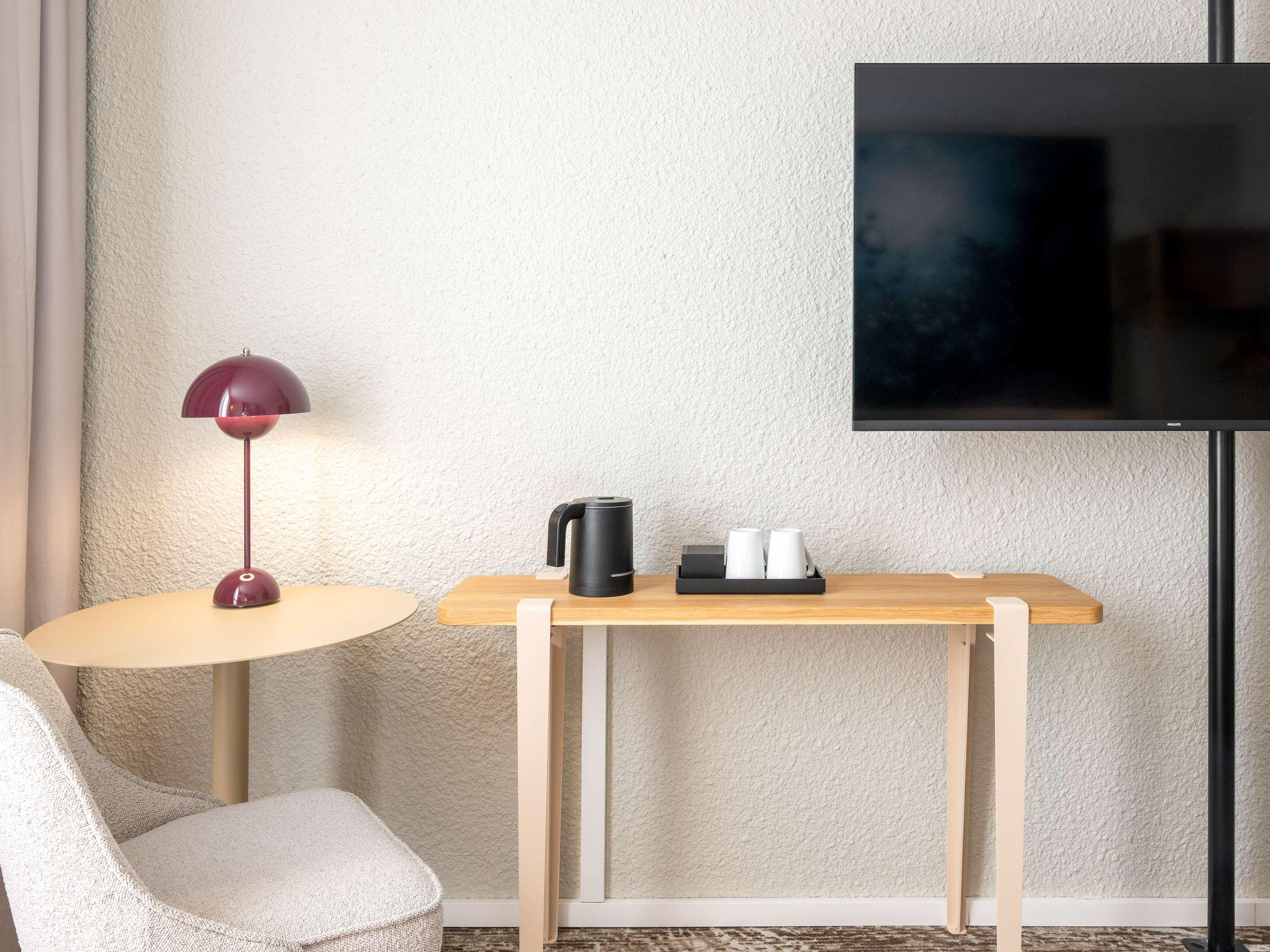 Double Accessible Superior