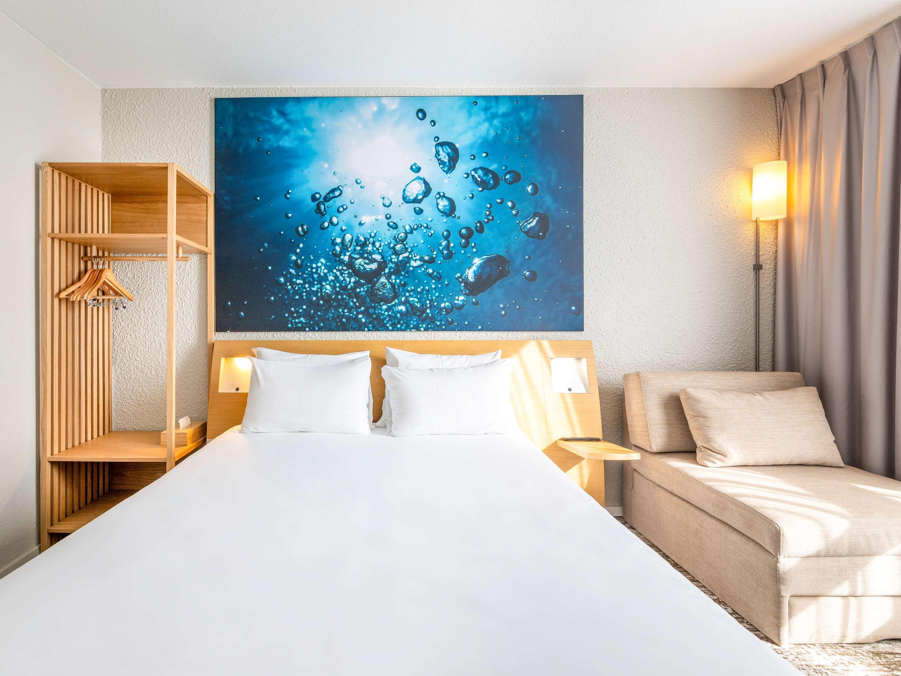 Double Accessible Superior