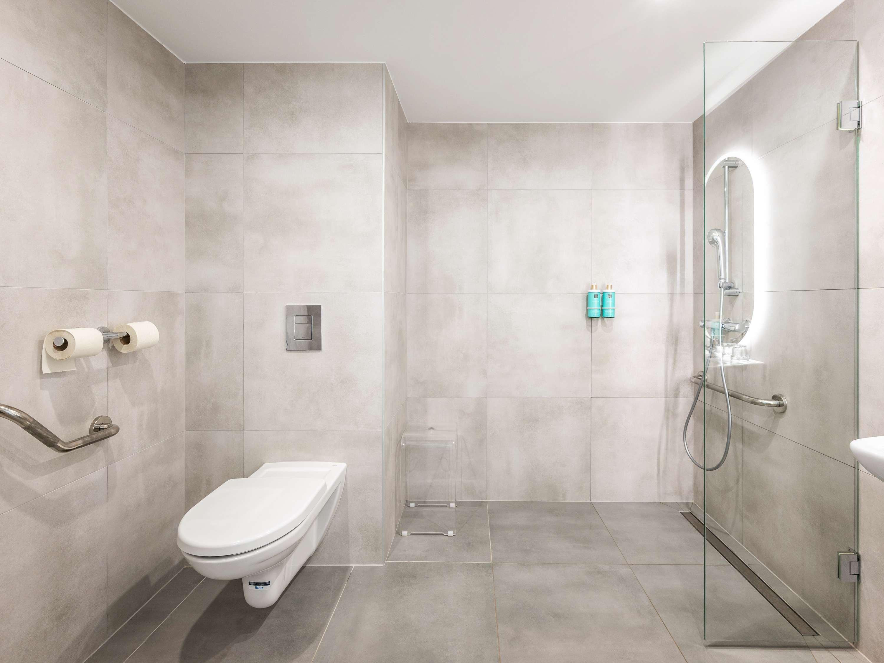 Double Accessible Superior