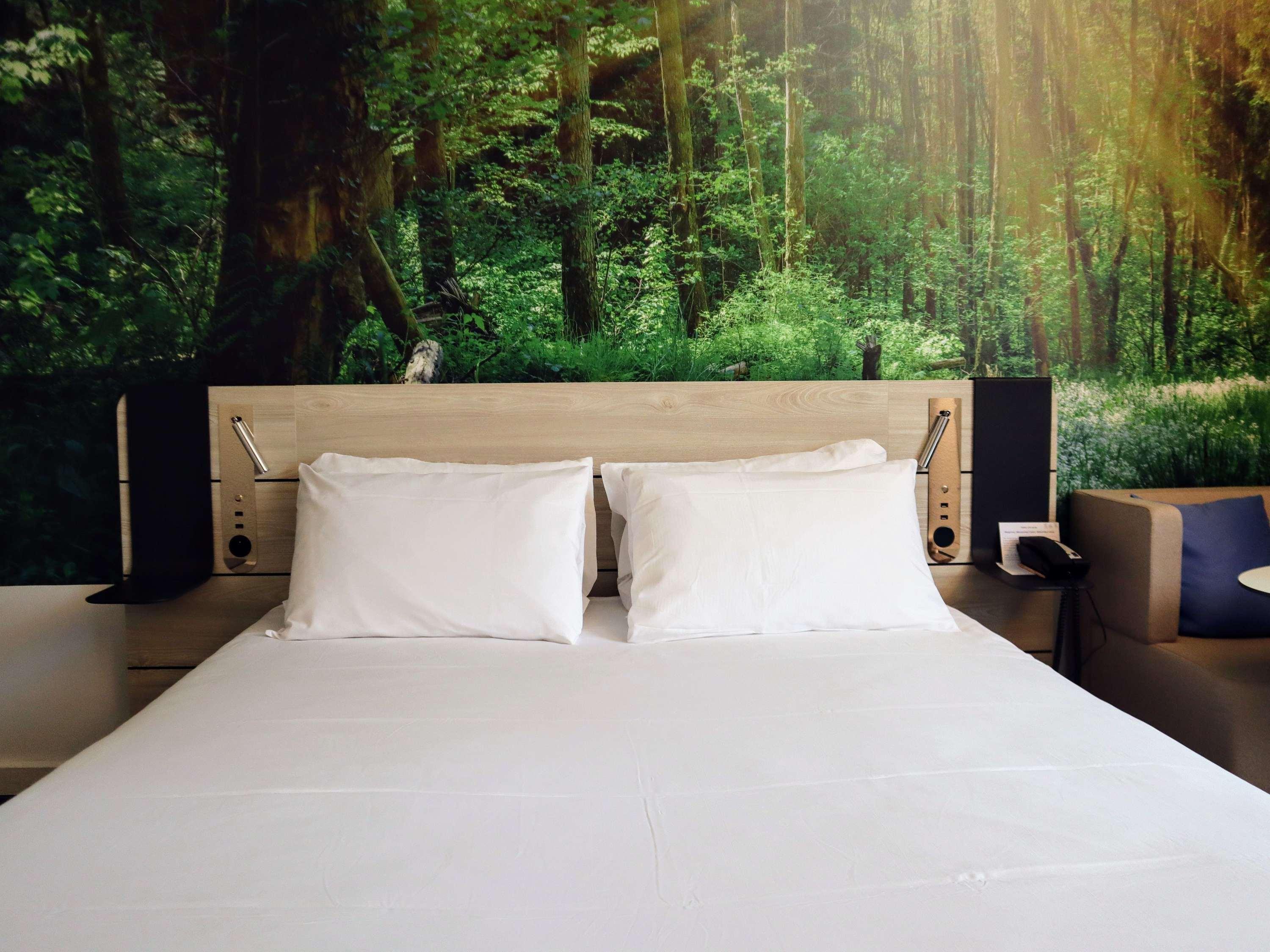 Double Accessible Superior