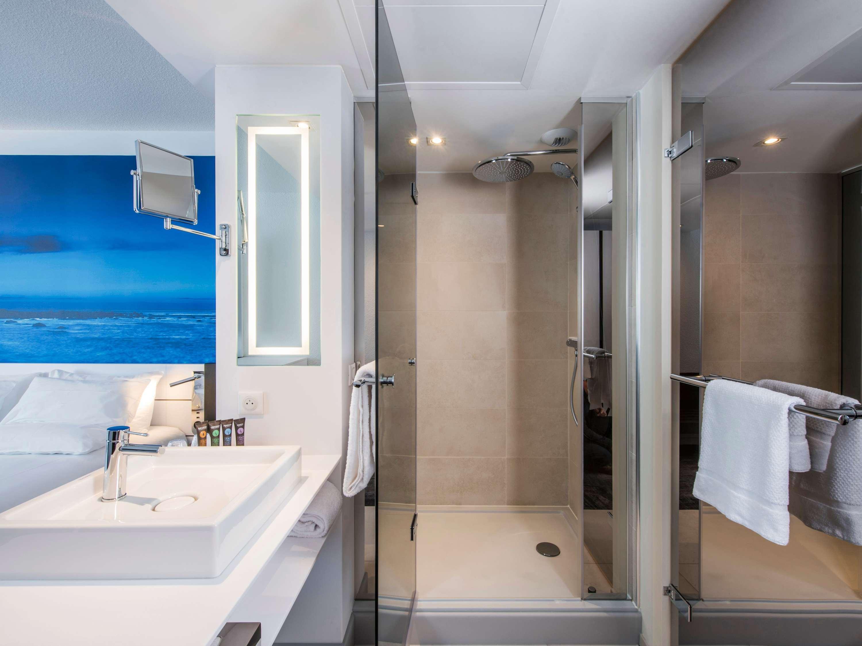 Double Executive Queen Bed