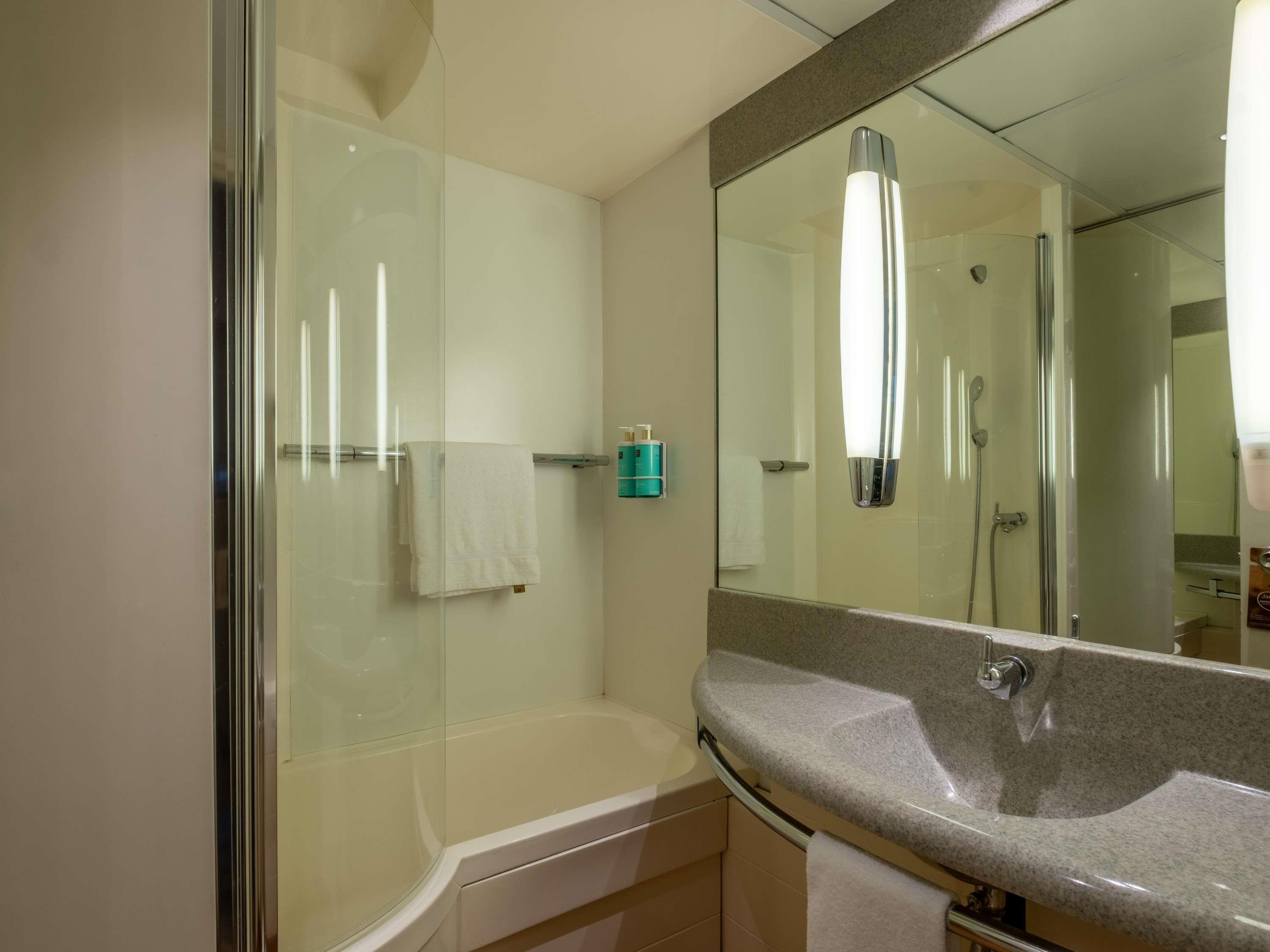 Double Classic Double Bed