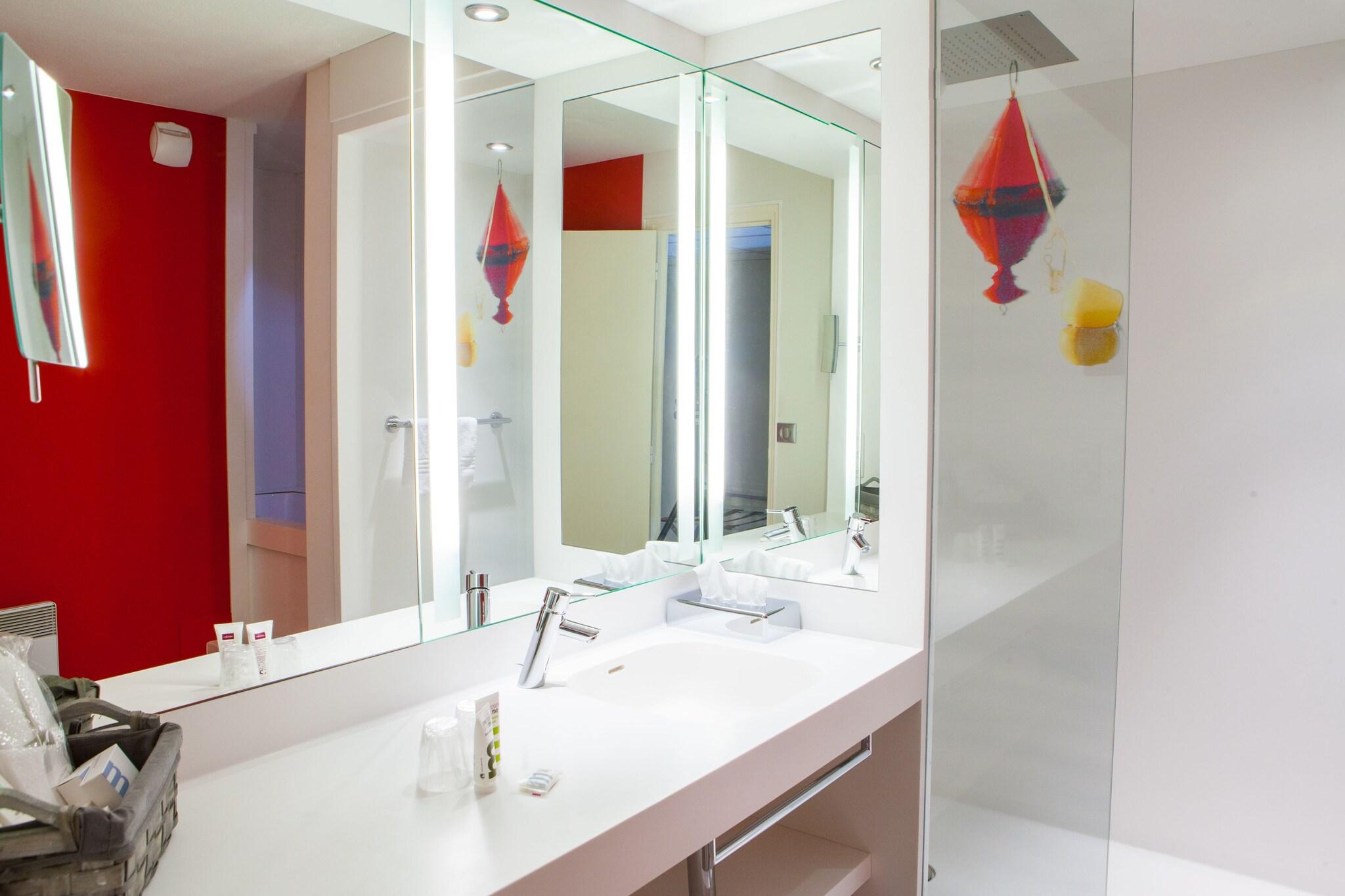 Double Classic Double Bed