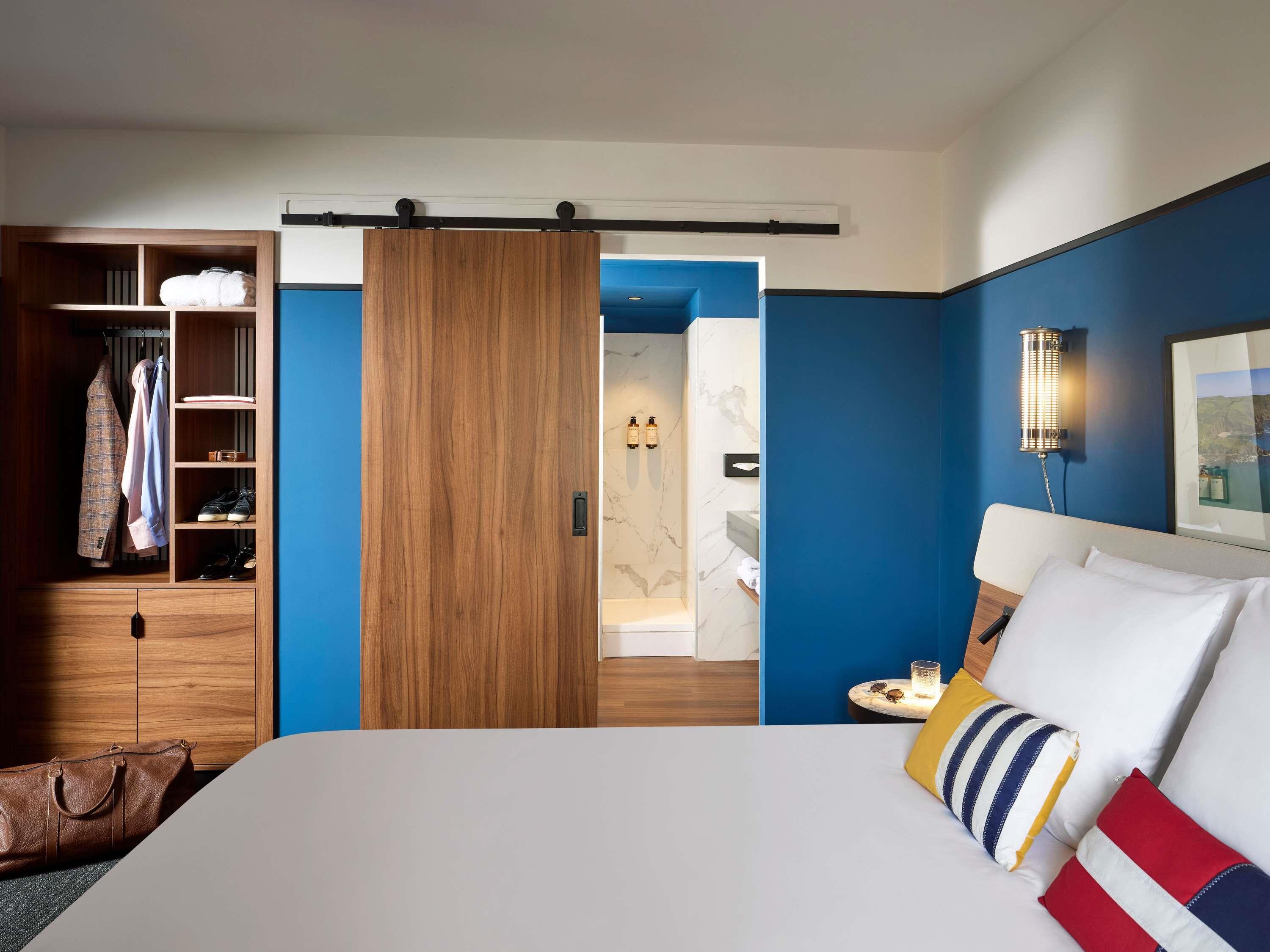 Double Superior King Bed