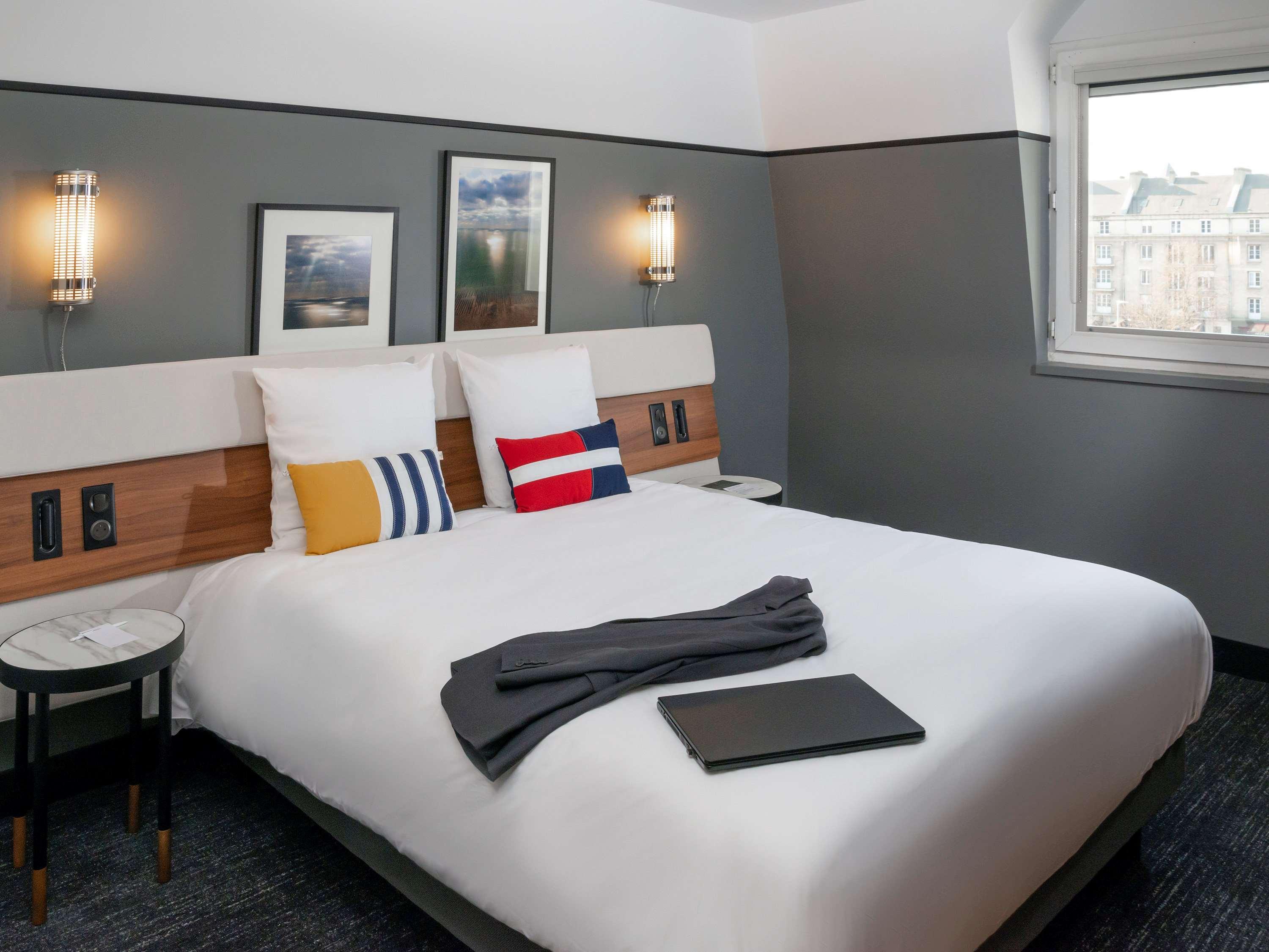 Double Classic Double Bed