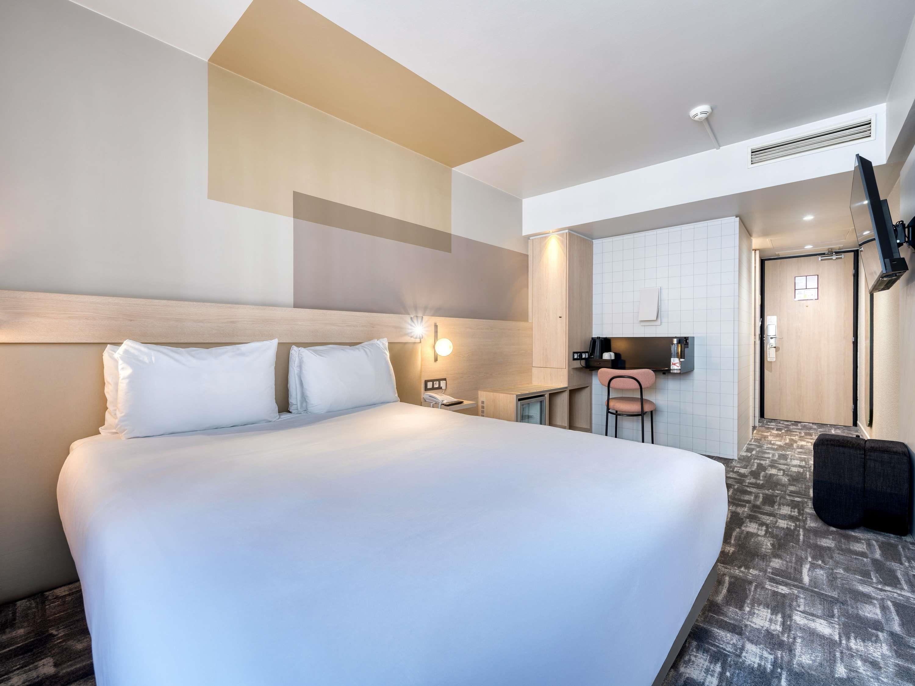 Double Classic Double Bed