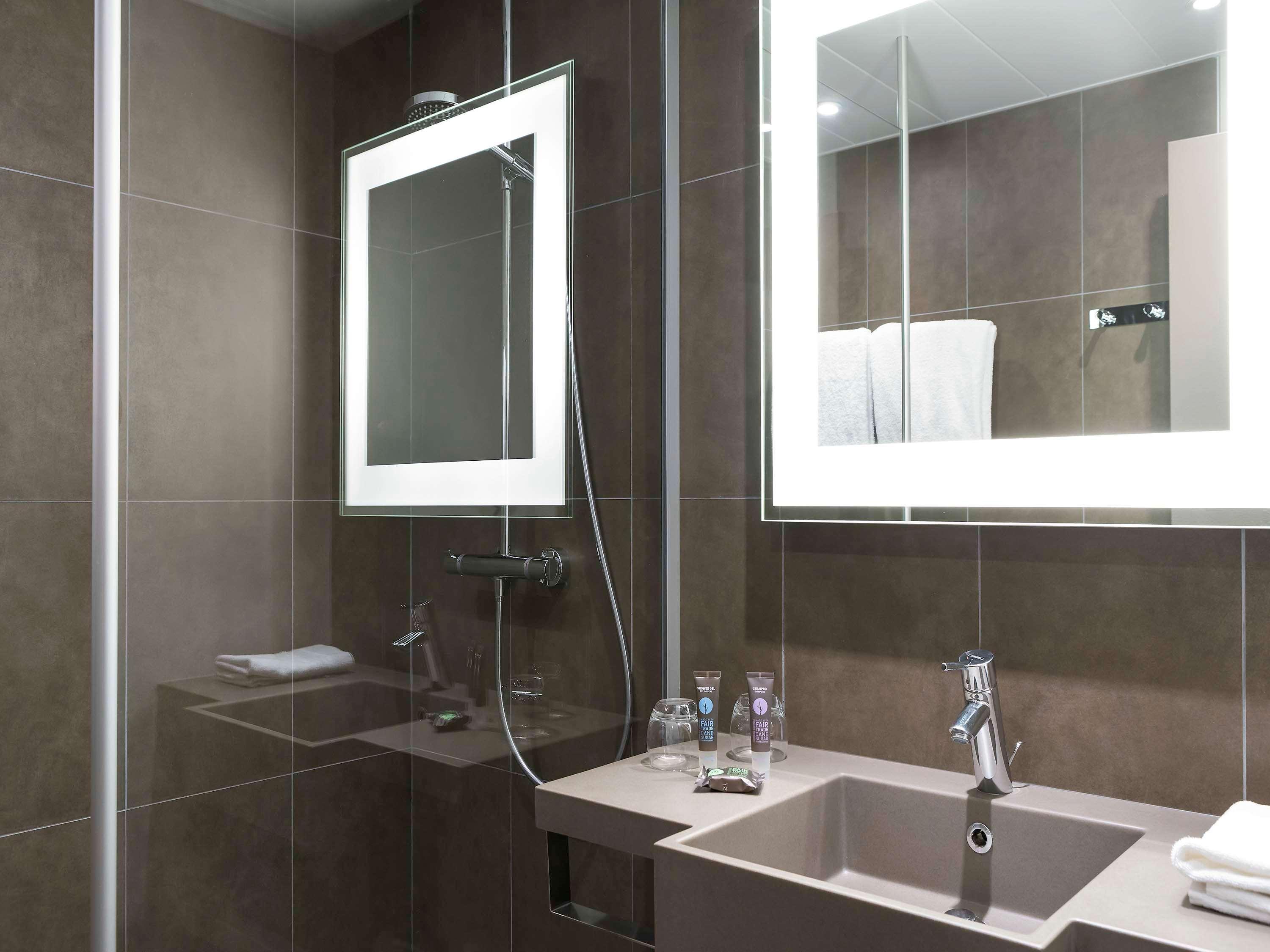 Double Superior Queen Bed