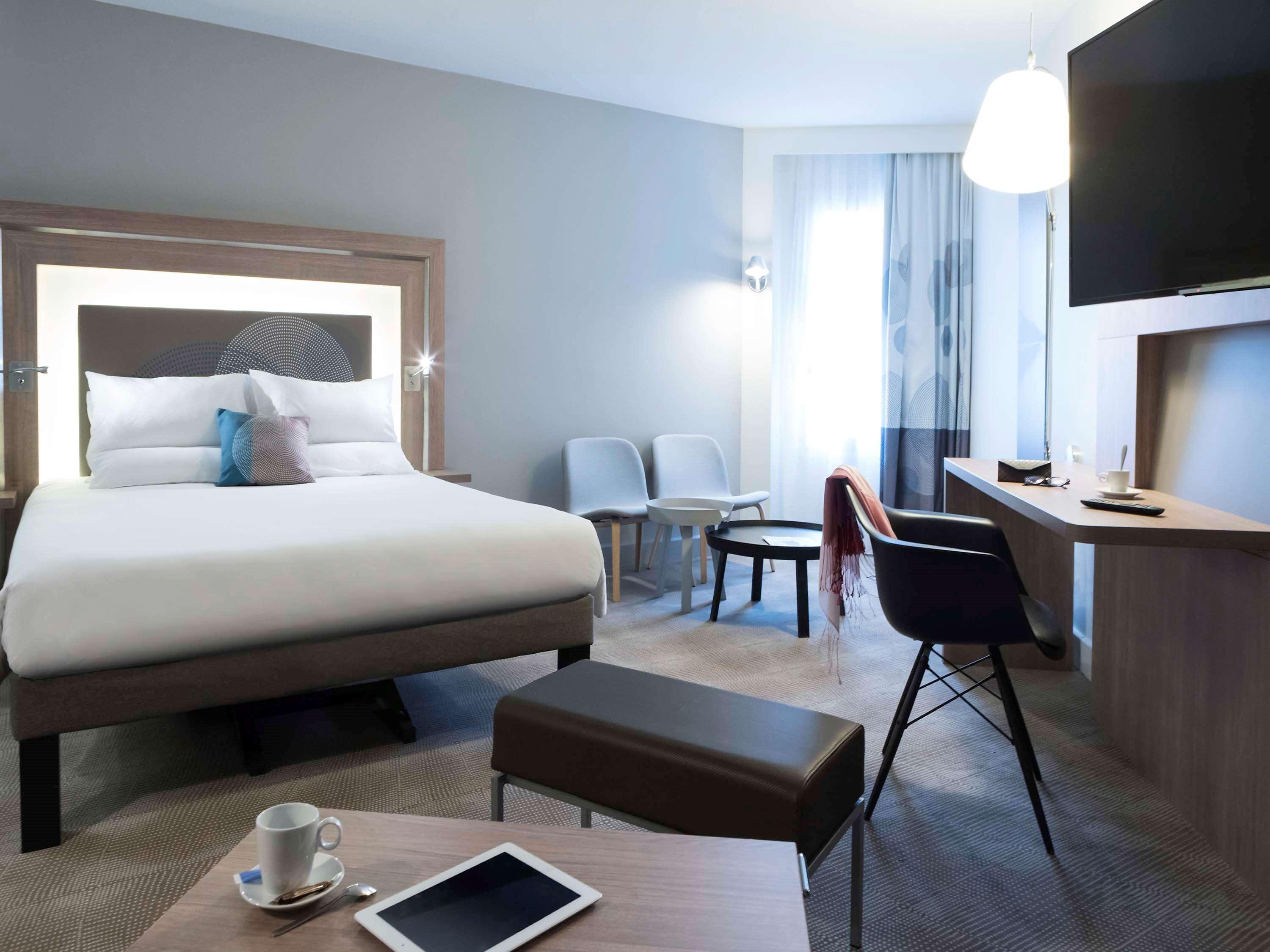 Double Executive Queen Bed