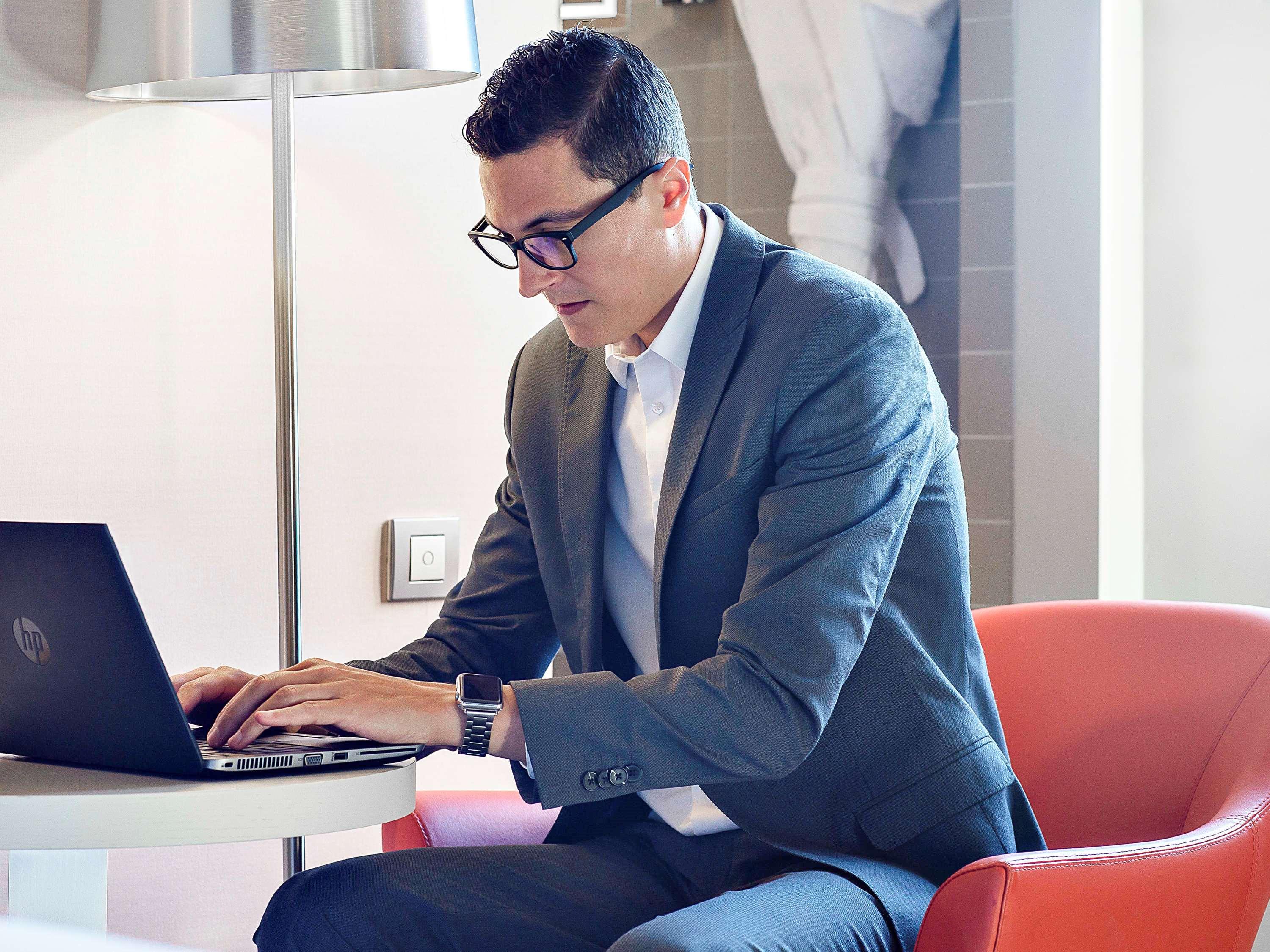 Double Classic Queen Bed