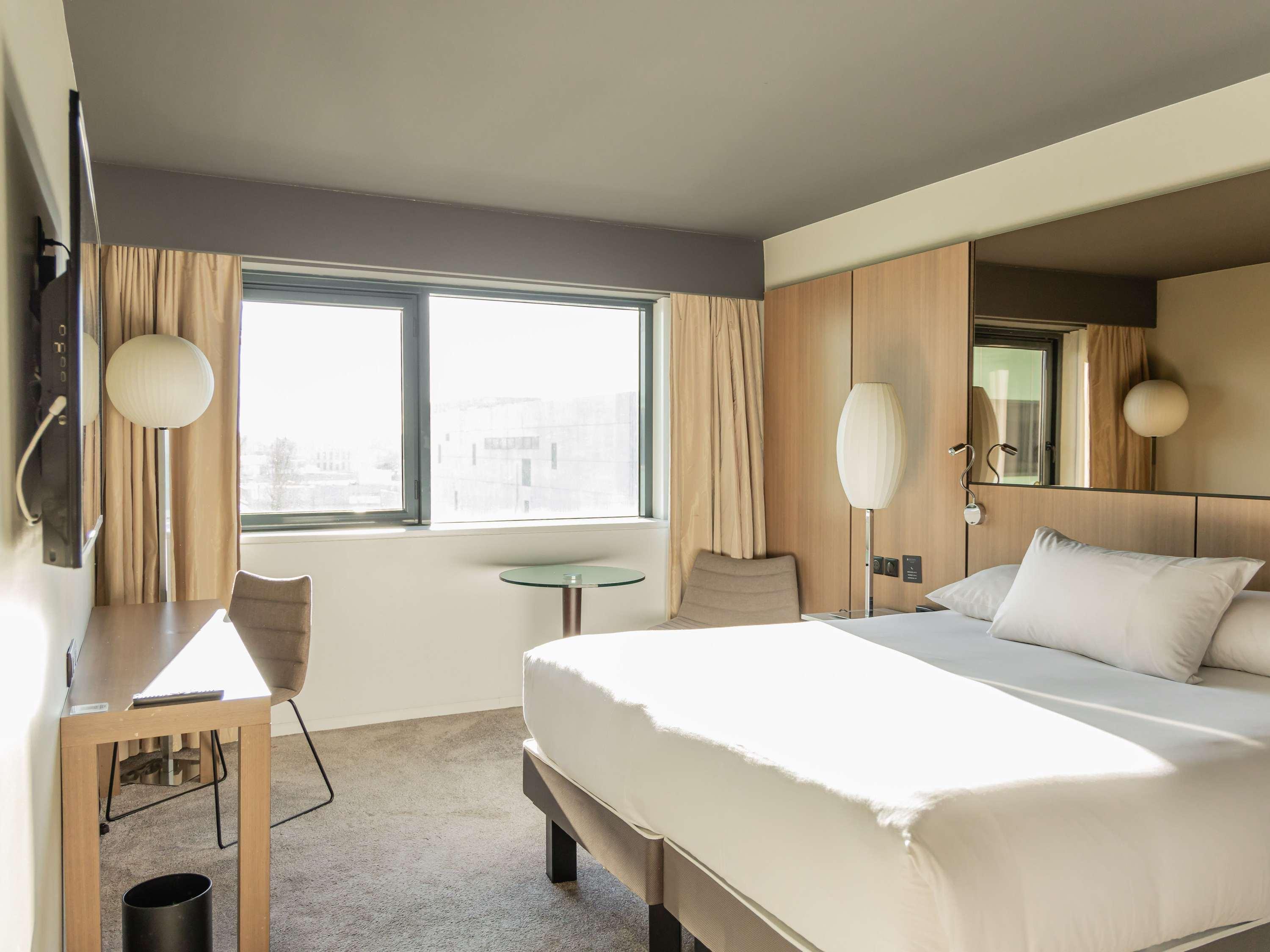 Double Deluxe King Bed