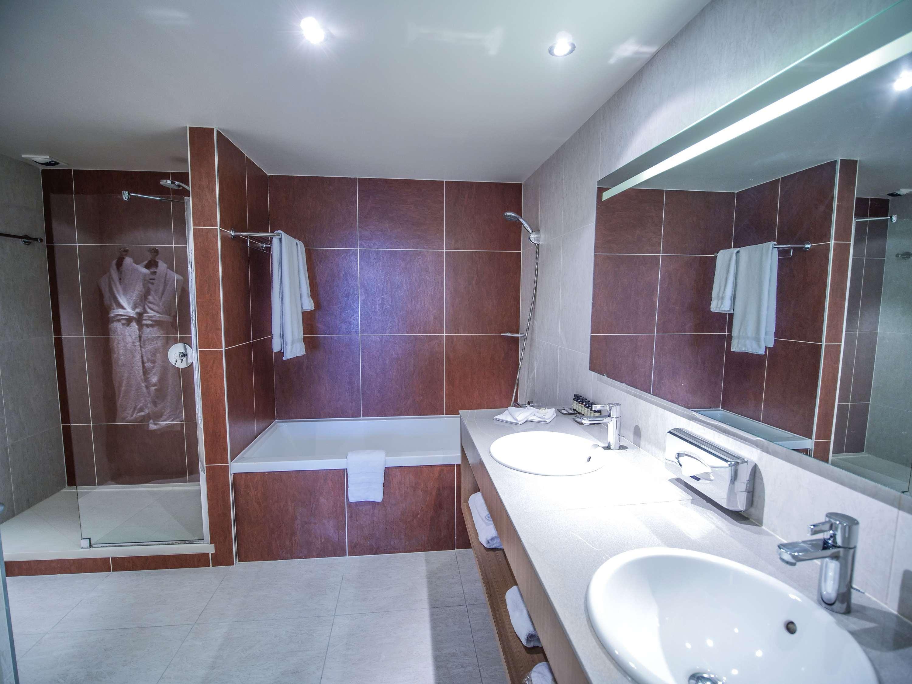 Junior Suite King Size Bed