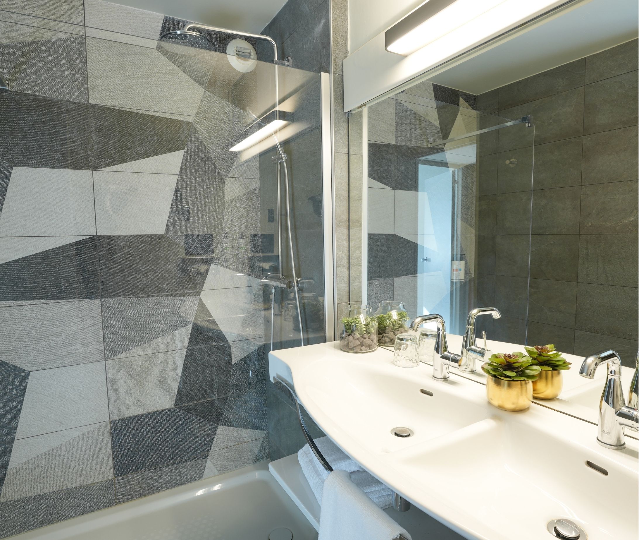 Suite Connecting Room