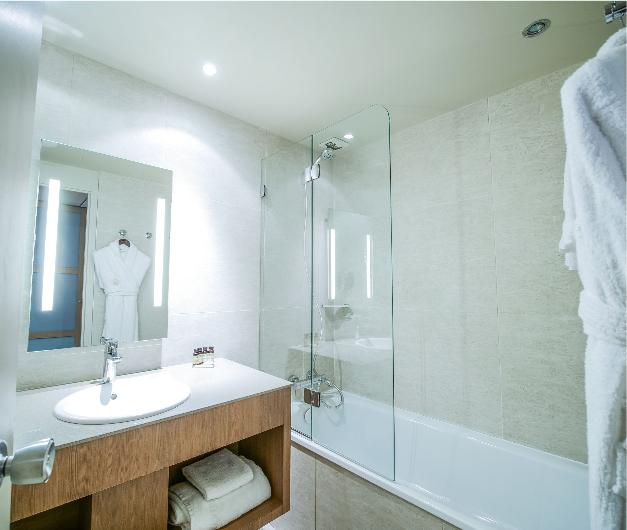 Double Deluxe Lake View